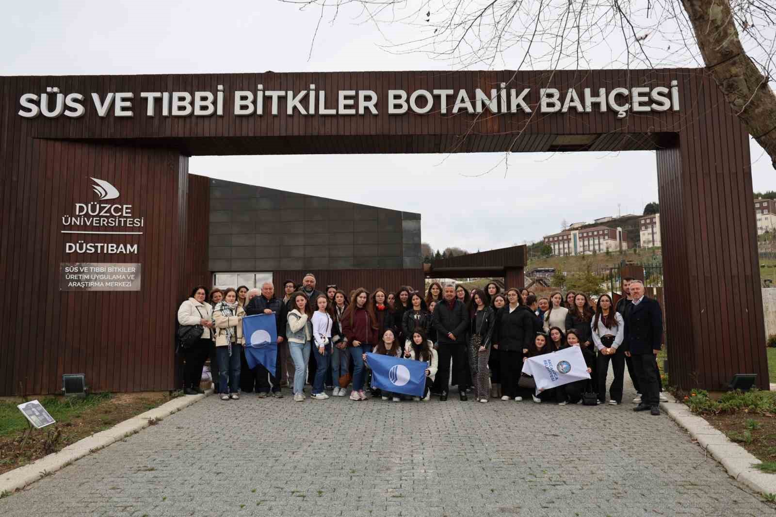 Akçakocalı öğrenciler botanik bahçesine hayran kaldı

