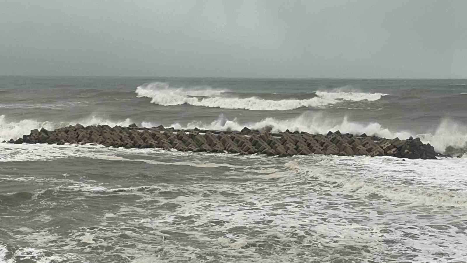Akçakoca’yı fırtına vurdu
