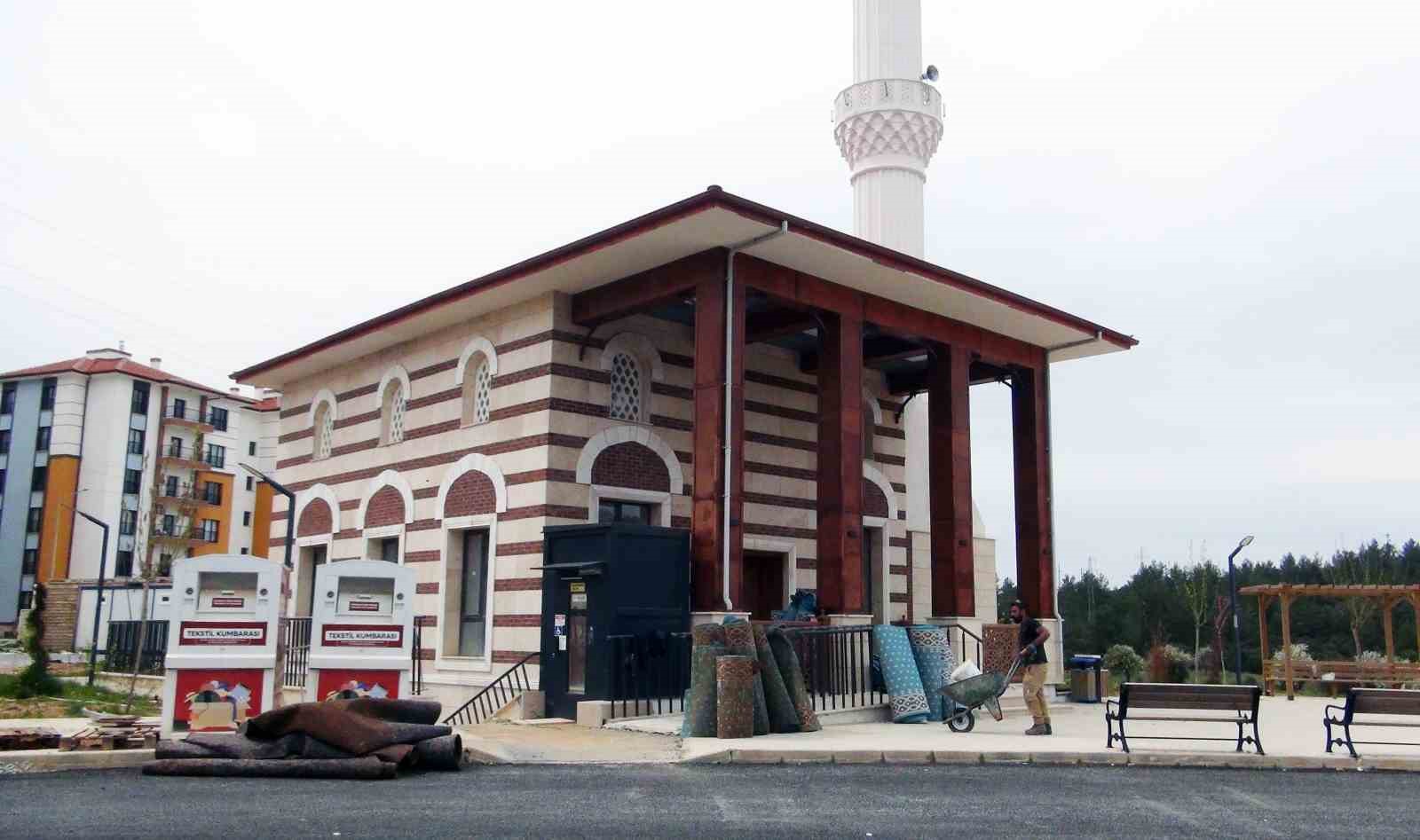 Akçaova TOKİ Camisinde eksikler gideriliyor, ibadete açılış yakın
