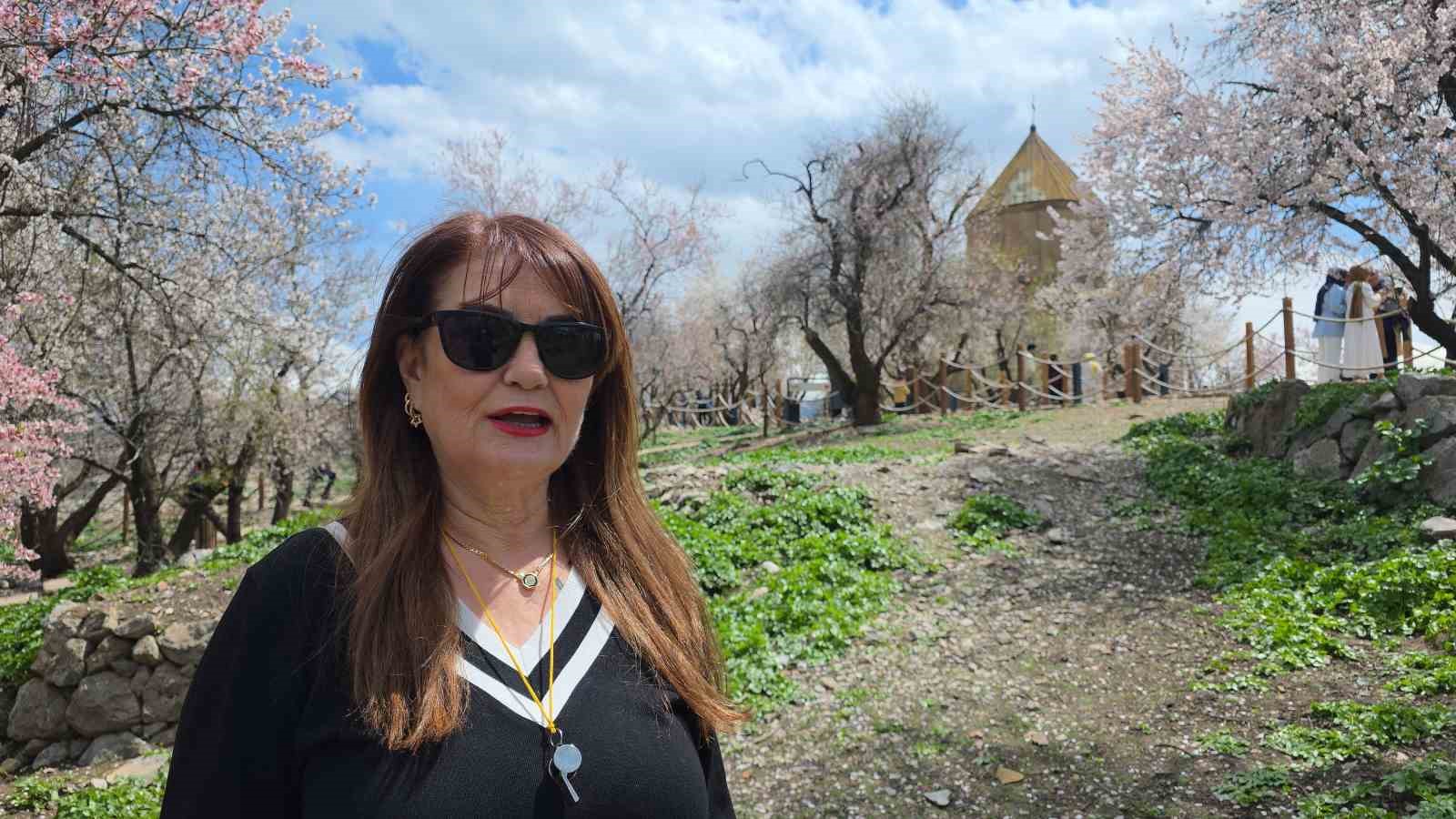 Akdamar Adası’nda 23 Nisan yoğunluğu
