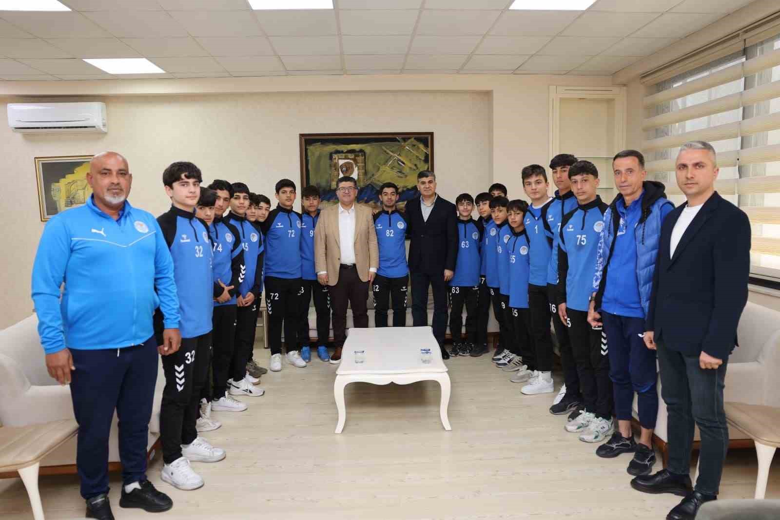 Akdeniz Belediye Spor U-14 Takımı Türkiye Şampiyonası yolunda
