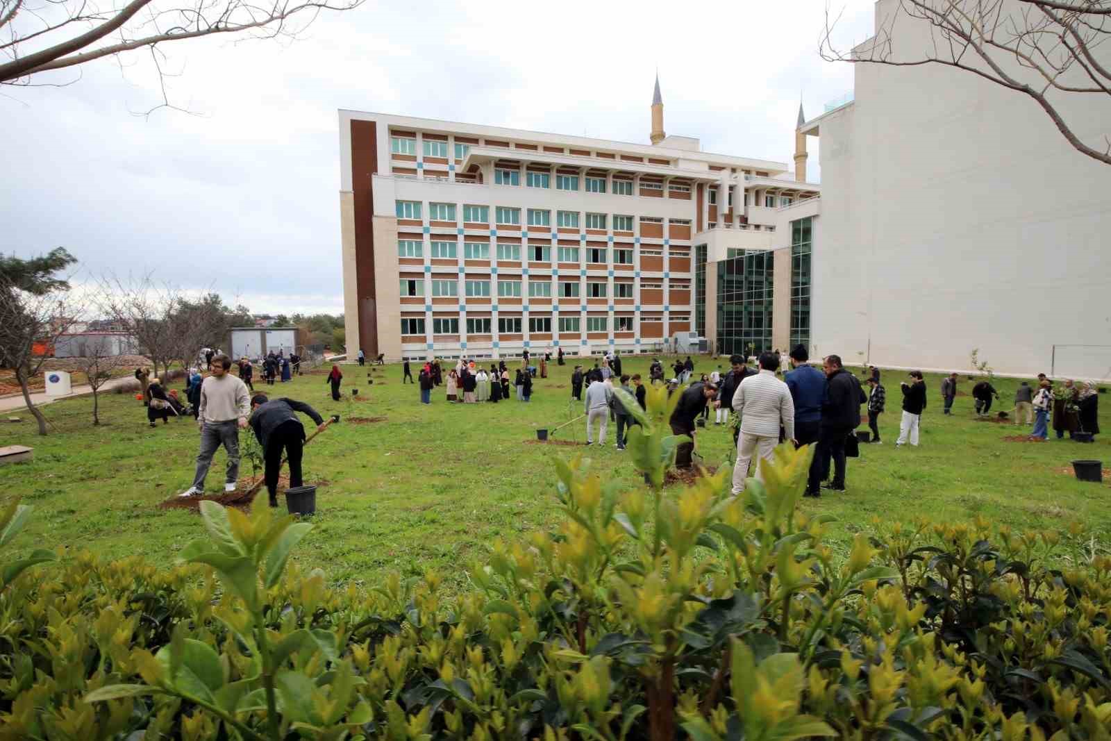 Akdeniz Üniversitesi’nde son 2 yılda 5 bin fidan dikildi
