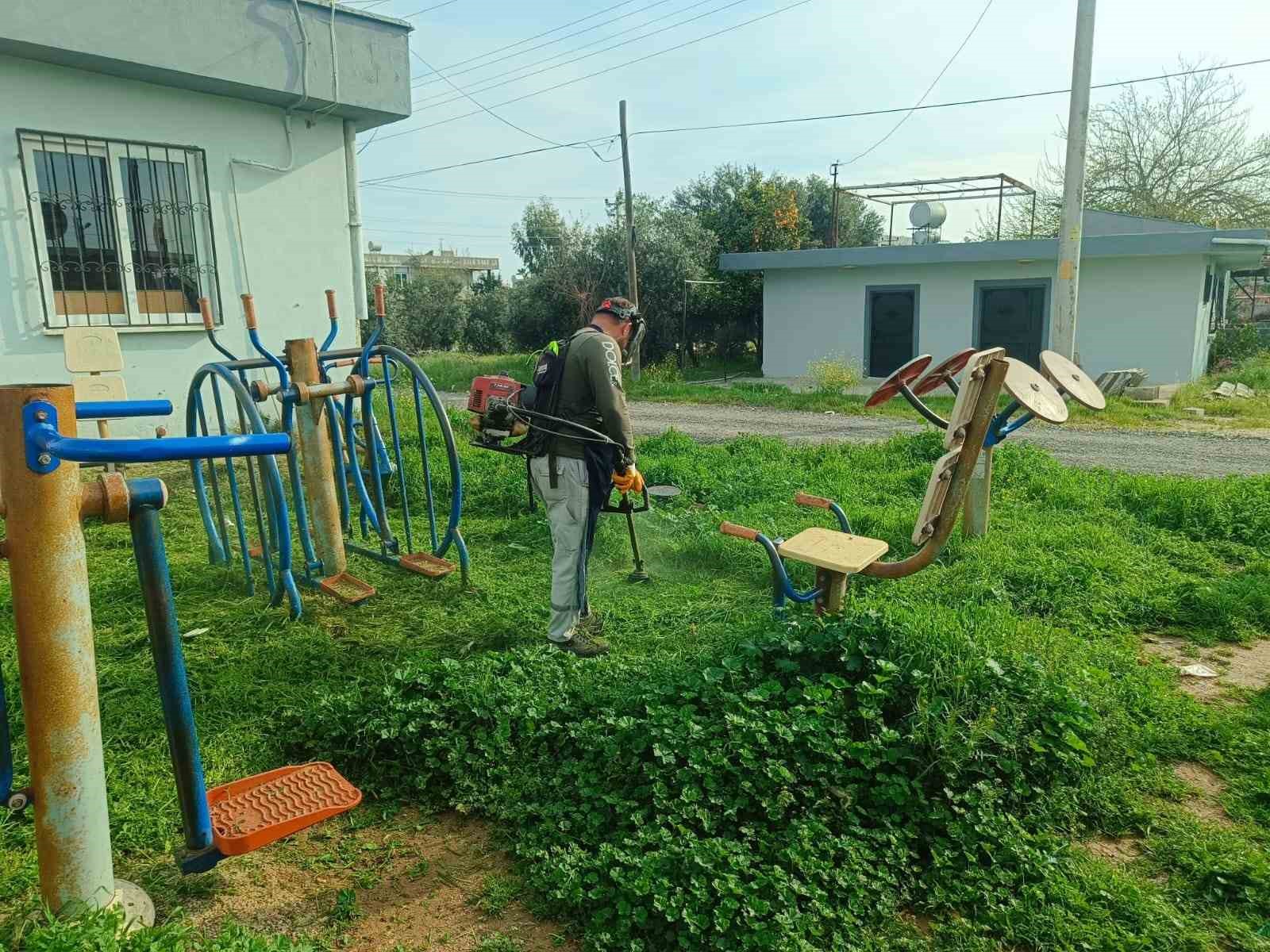 Akdeniz’de bahar temizliği: Parklar yaza hazırlanıyor
