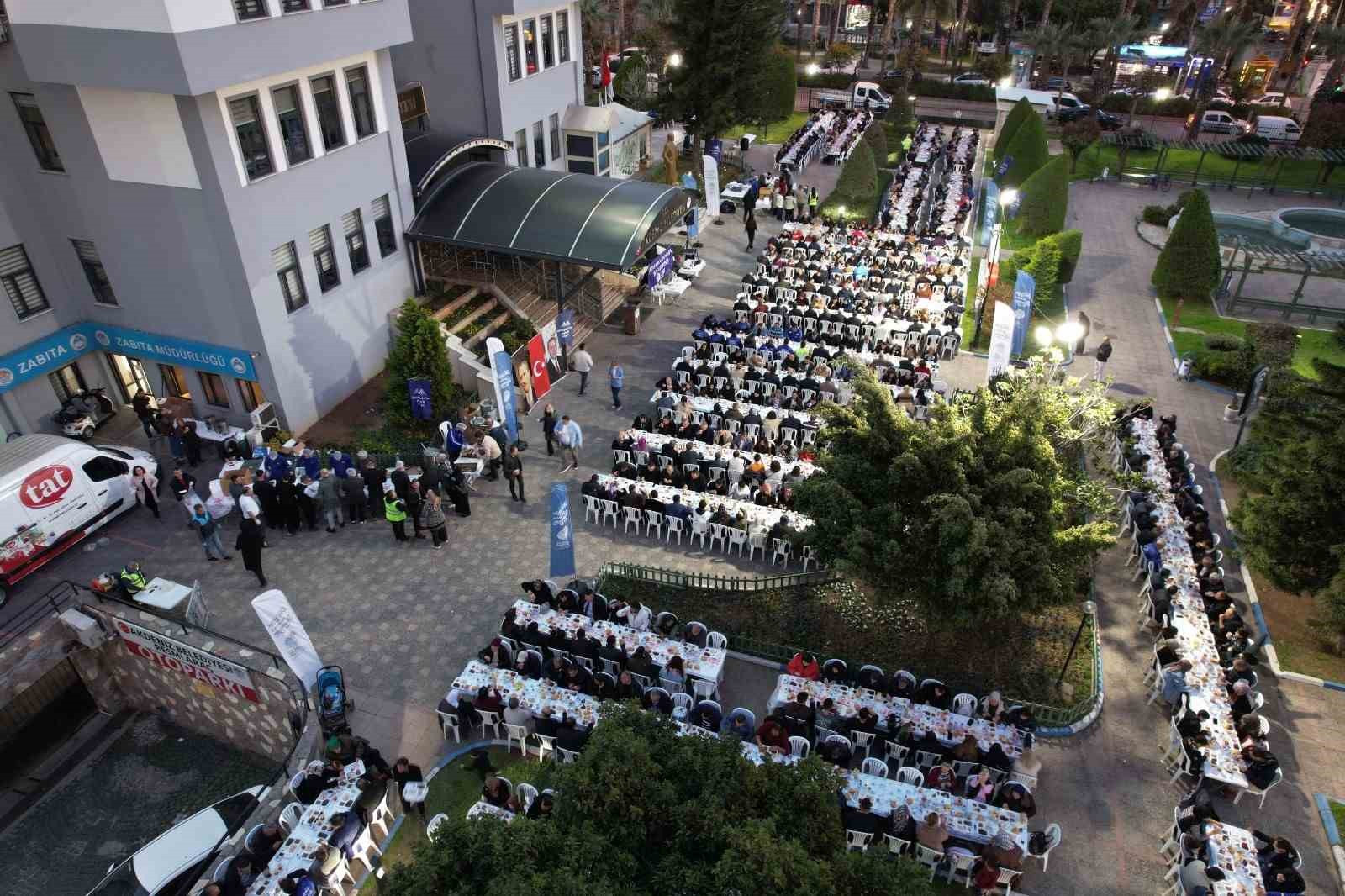 Akdeniz’de birlik sofrası: Kaymakam Şener personelle iftar yaptı
