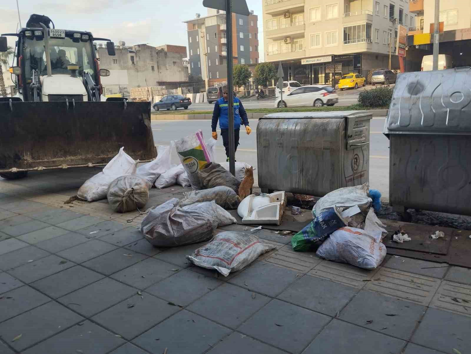 Akdeniz’de çöp taksilerle ani biriken atıklara hızlı çözüm
