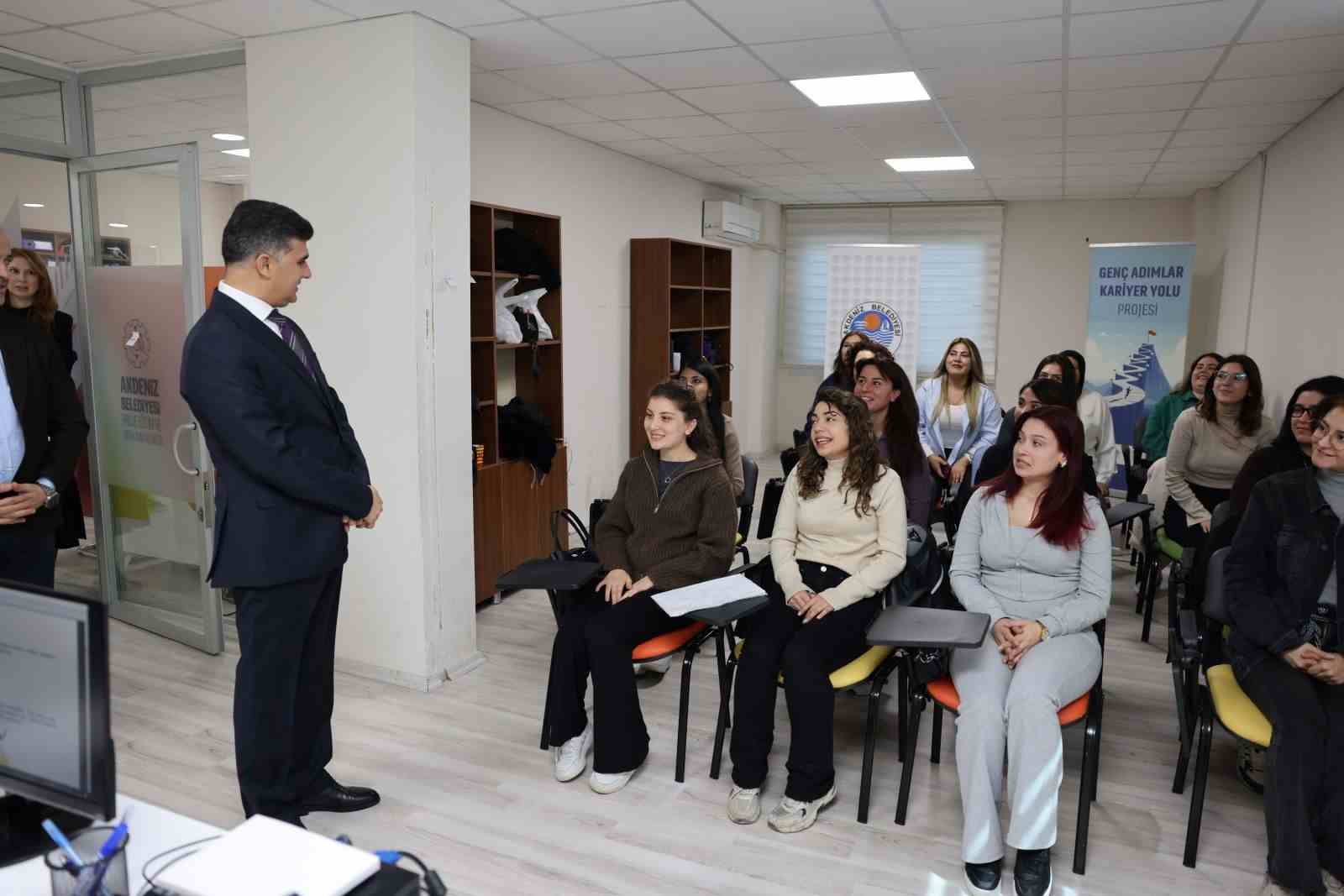 Akdeniz’de kadınlara yönelik Seyahat ve Konaklama Kursu ilgi görüyor
Akdeniz’de kadınlara yönelik Seyahat ve Konaklama Kursu ilgi görüyor