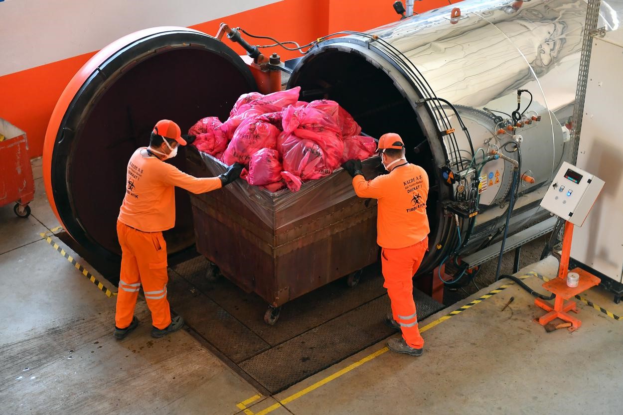 Akdeniz’i kirleten gemilere 92 milyon TL ceza kesildi
Akdeniz’i kirleten gemilere 92 milyon TL ceza kesildi