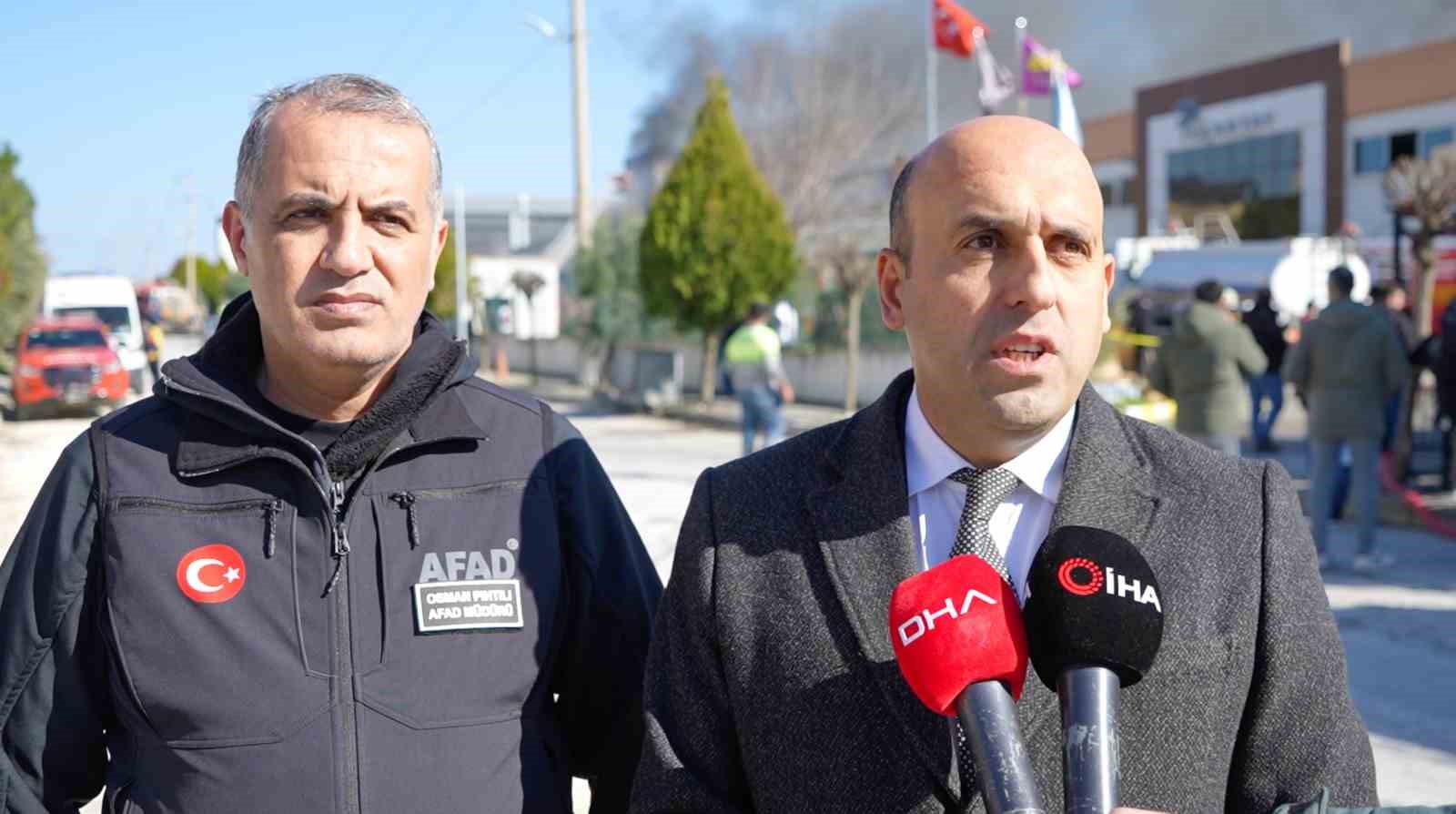 Akhisar Kaymakamı Can’dan fabrika yangınına ilişkin açıklama
