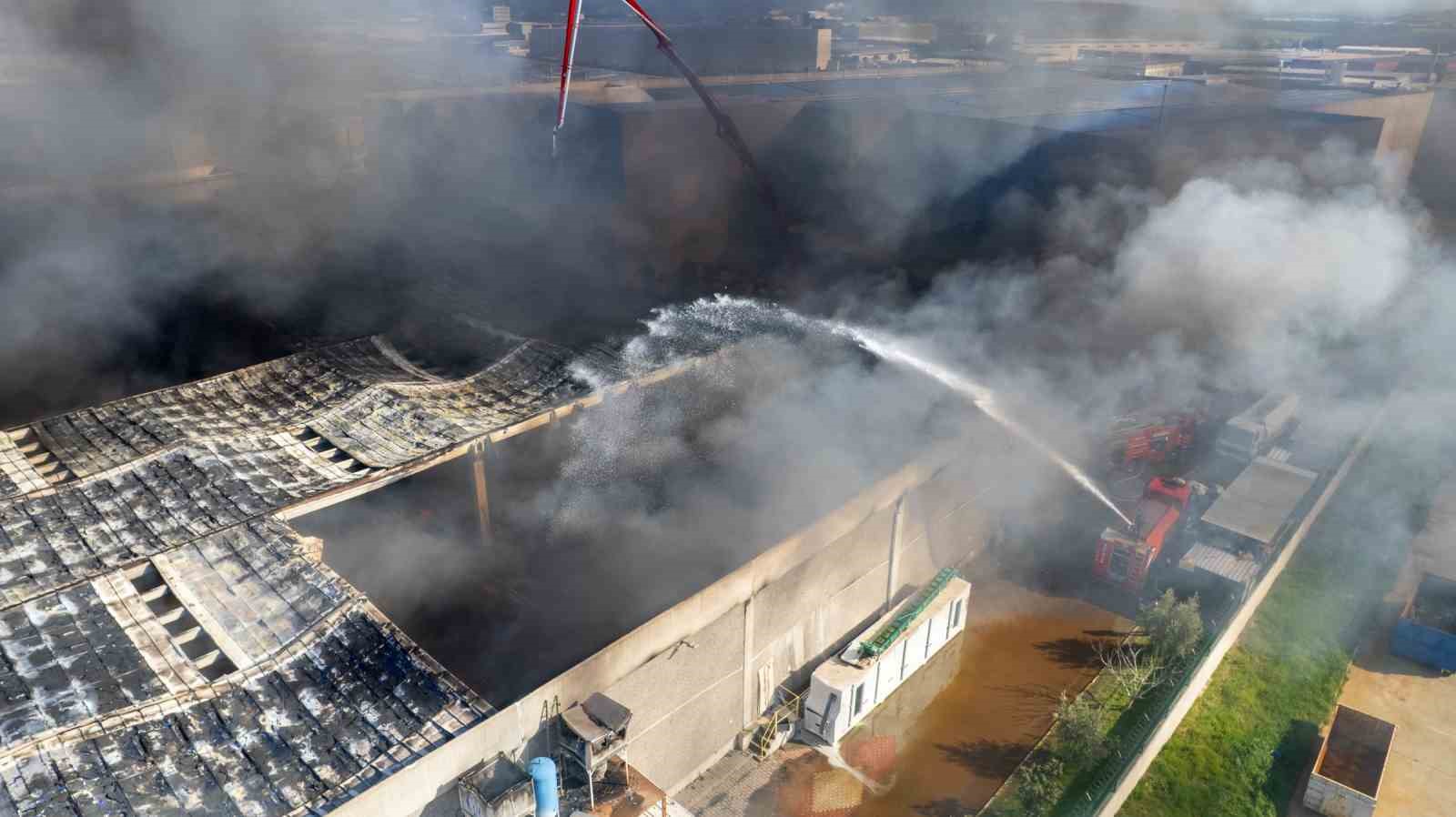 Akhisar Kaymakamı Can’dan fabrika yangınına ilişkin açıklama
