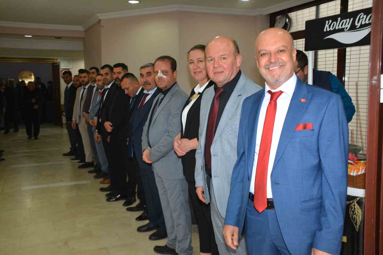 Akhisar’da mevcut başkan 1 oy farkla kazandı
