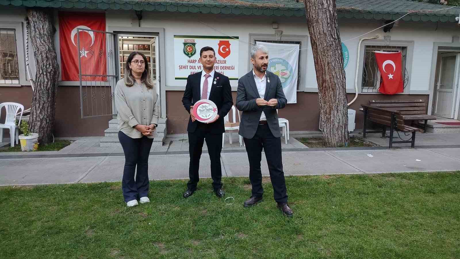 Akhisar’da şehit aileleri ve gazilerden duygu dolu buluşma
