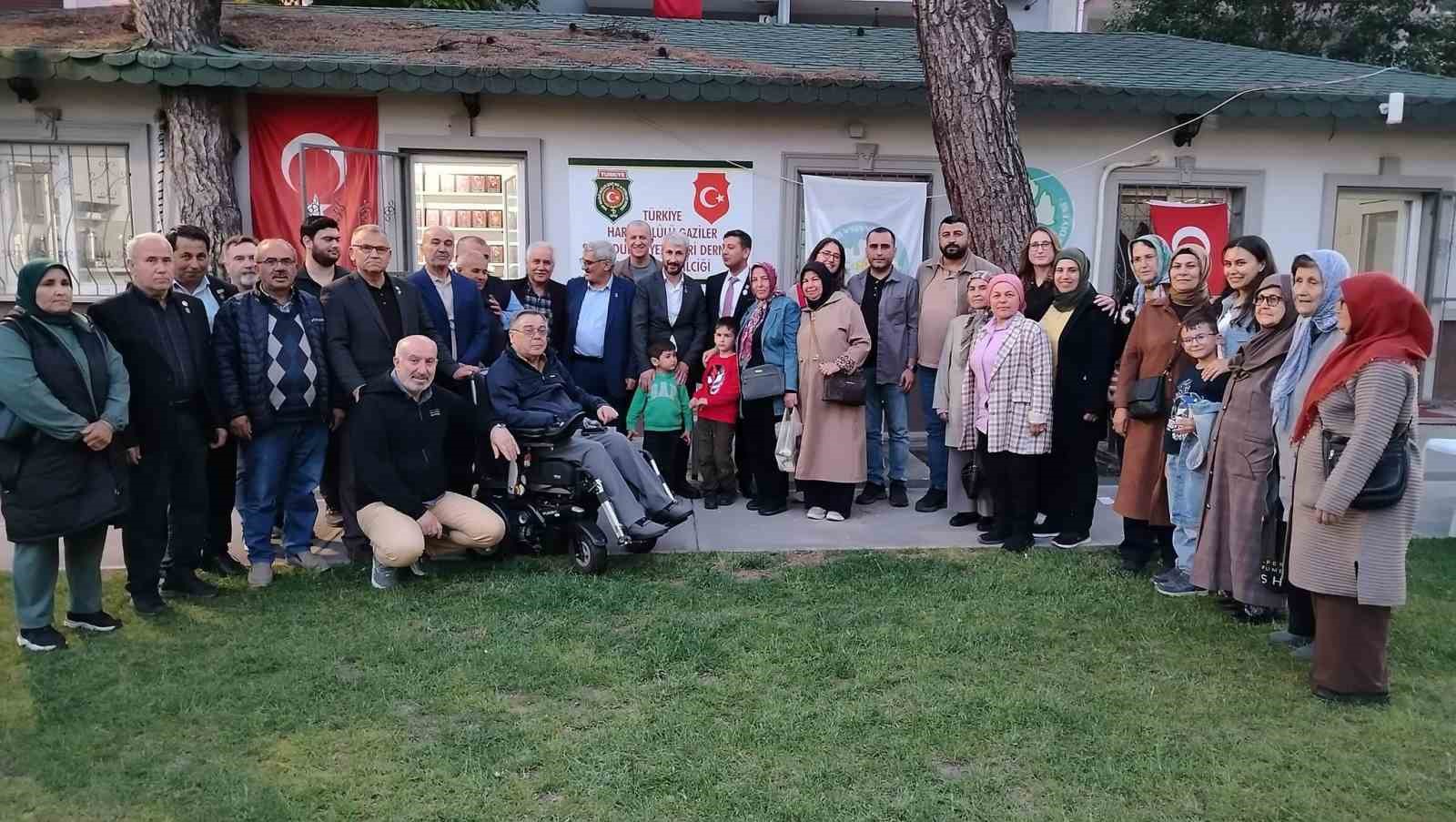Akhisar’da şehit aileleri ve gazilerden duygu dolu buluşma
