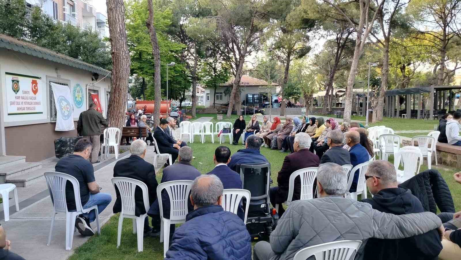 Akhisar’da şehit aileleri ve gazilerden duygu dolu buluşma
