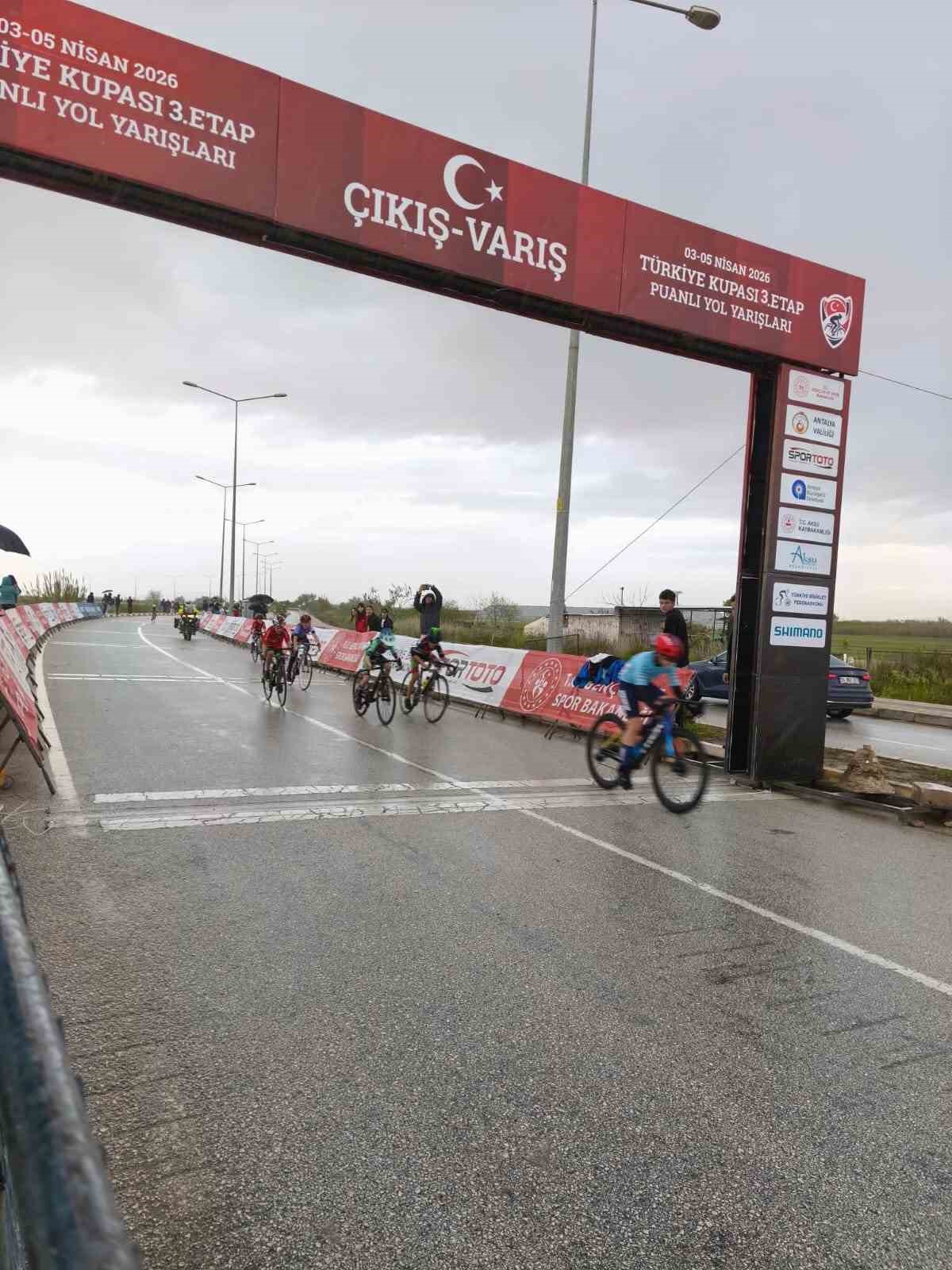 Akhisarlı bisikletçiler Türkiye Kupası’nda zirvede
