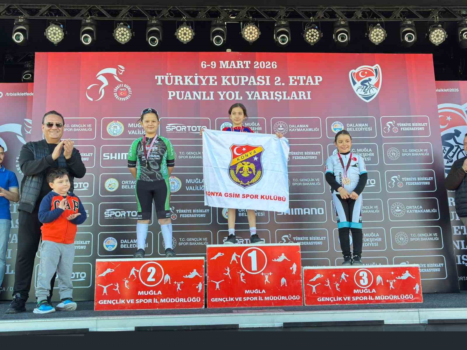 Akhisarlı minik pedallar Muğla’da kürsüye damga vurdu
