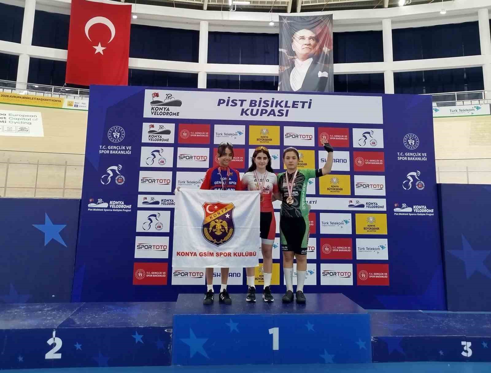 Akhisarlı pedallar Konya’da 3 günde 5 madalya kazandı
