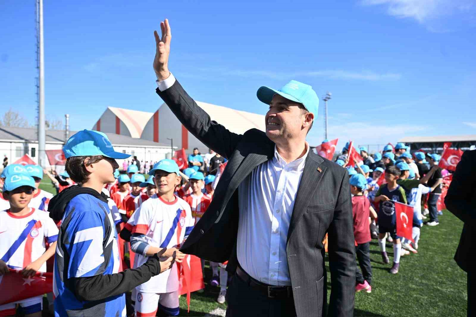 Akın: "23 Nisan; bağımsızlığımızın, birliğimizin ve sarsılmaz inancımızın tüm dünyaya ilanıdır"
