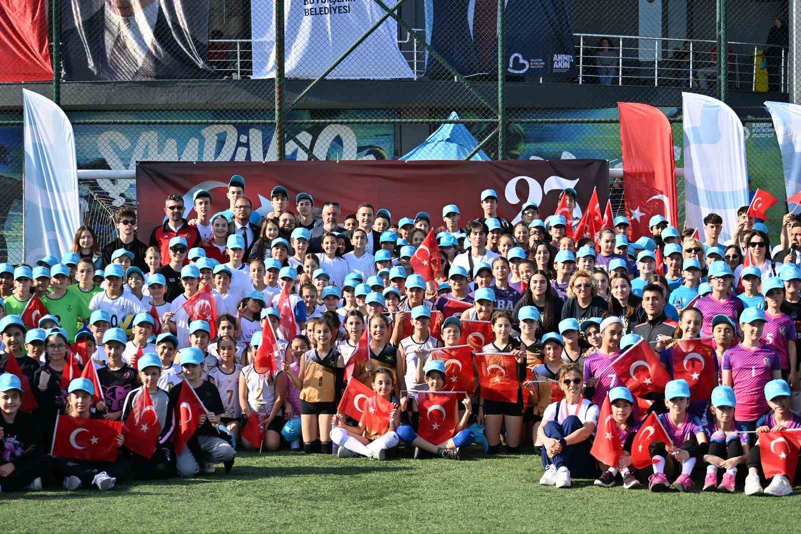 Akın: "23 Nisan; bağımsızlığımızın, birliğimizin ve sarsılmaz inancımızın tüm dünyaya ilanıdır"
