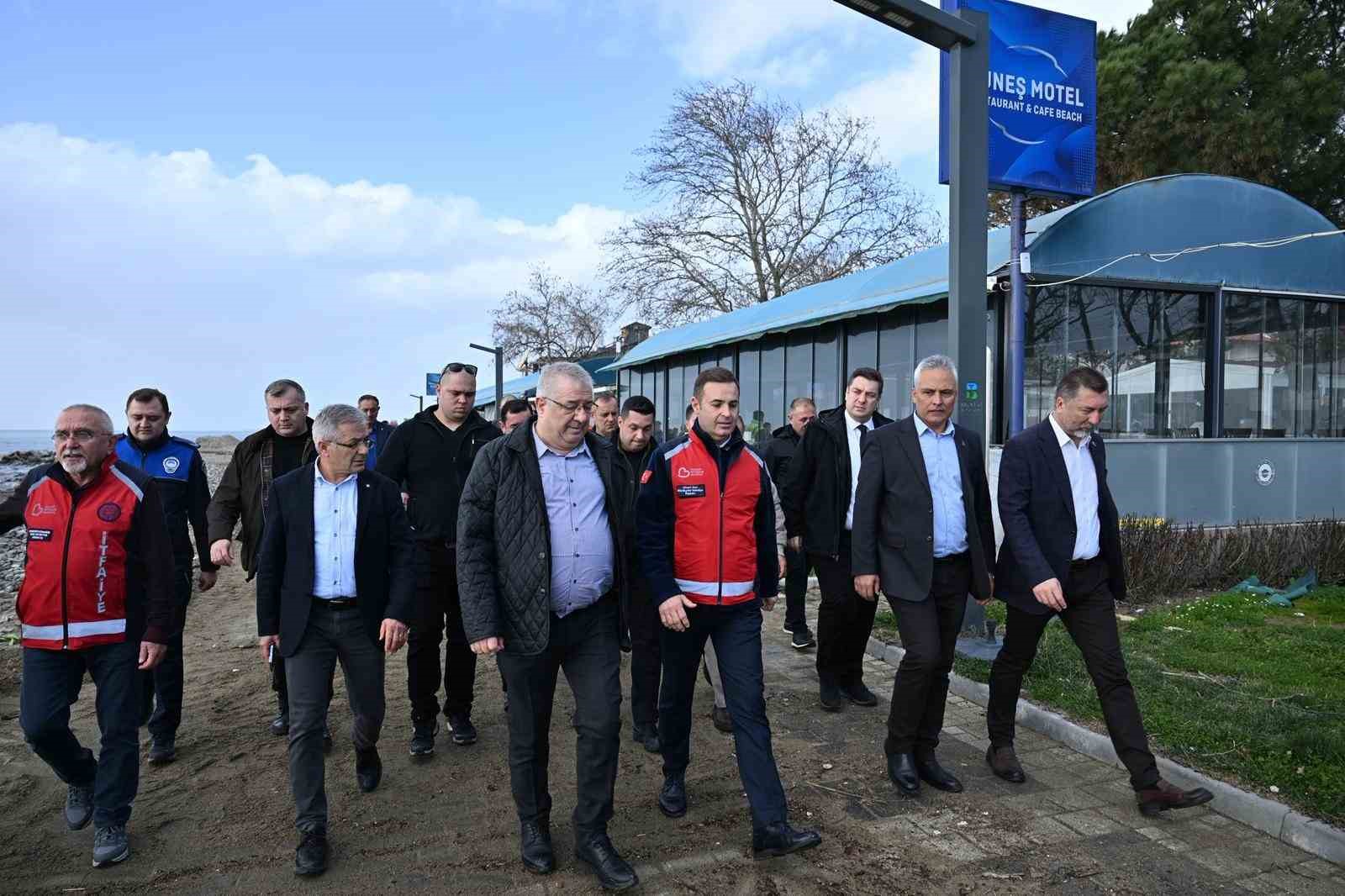 Akın, Lodos’un vurduğu Körfez’de
Akın, Lodos’un vurduğu Körfez’de