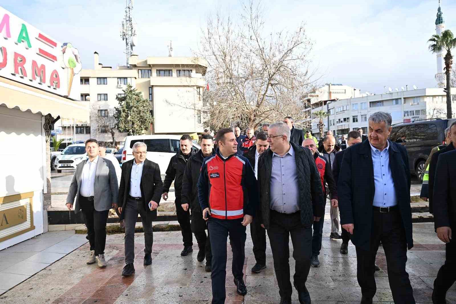 Akın, Lodos’un vurduğu Körfez’de
Akın, Lodos’un vurduğu Körfez’de