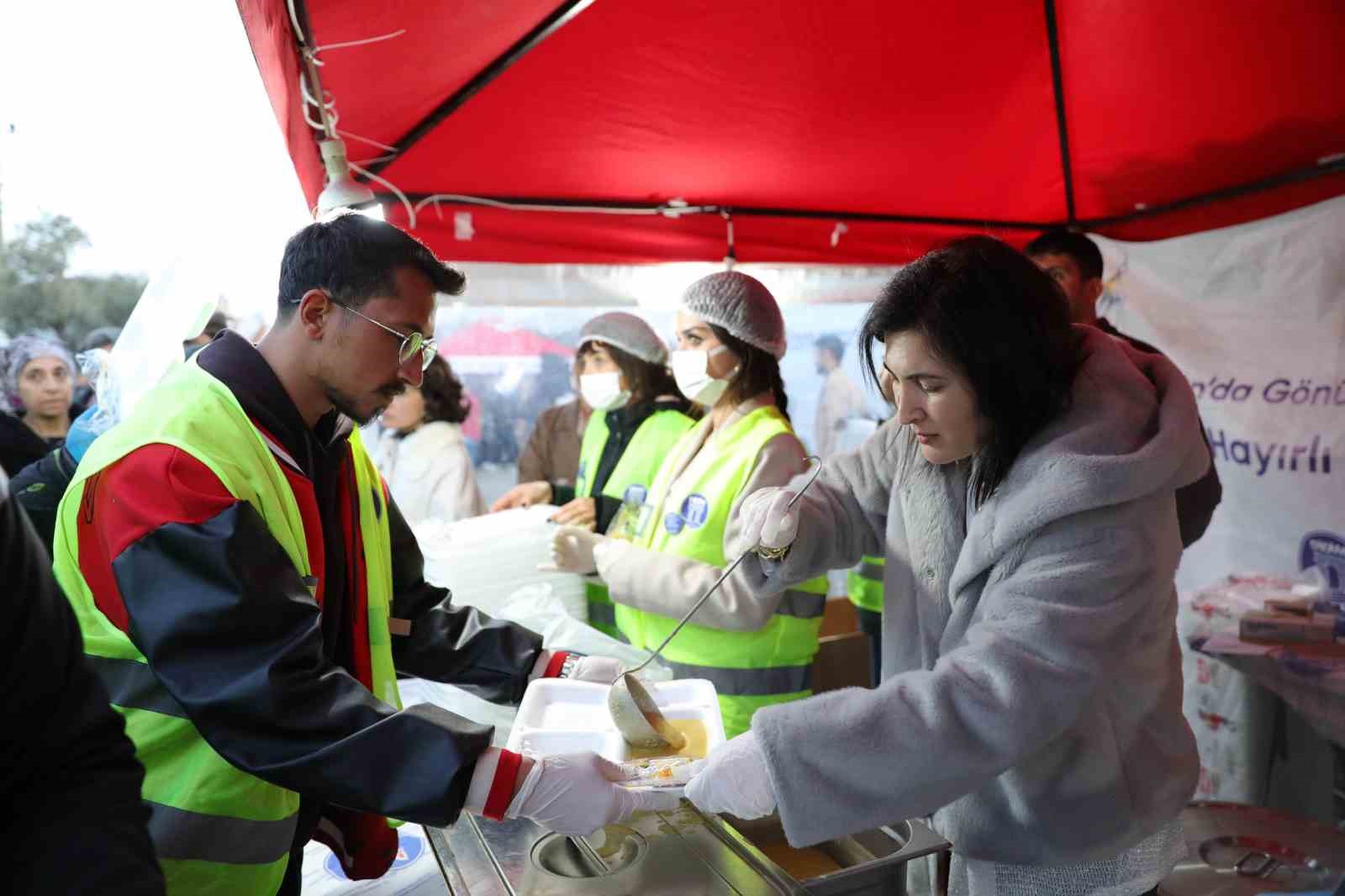 Akköylüler, Didim Belediyesi’nin iftar sofrasında buluştu
