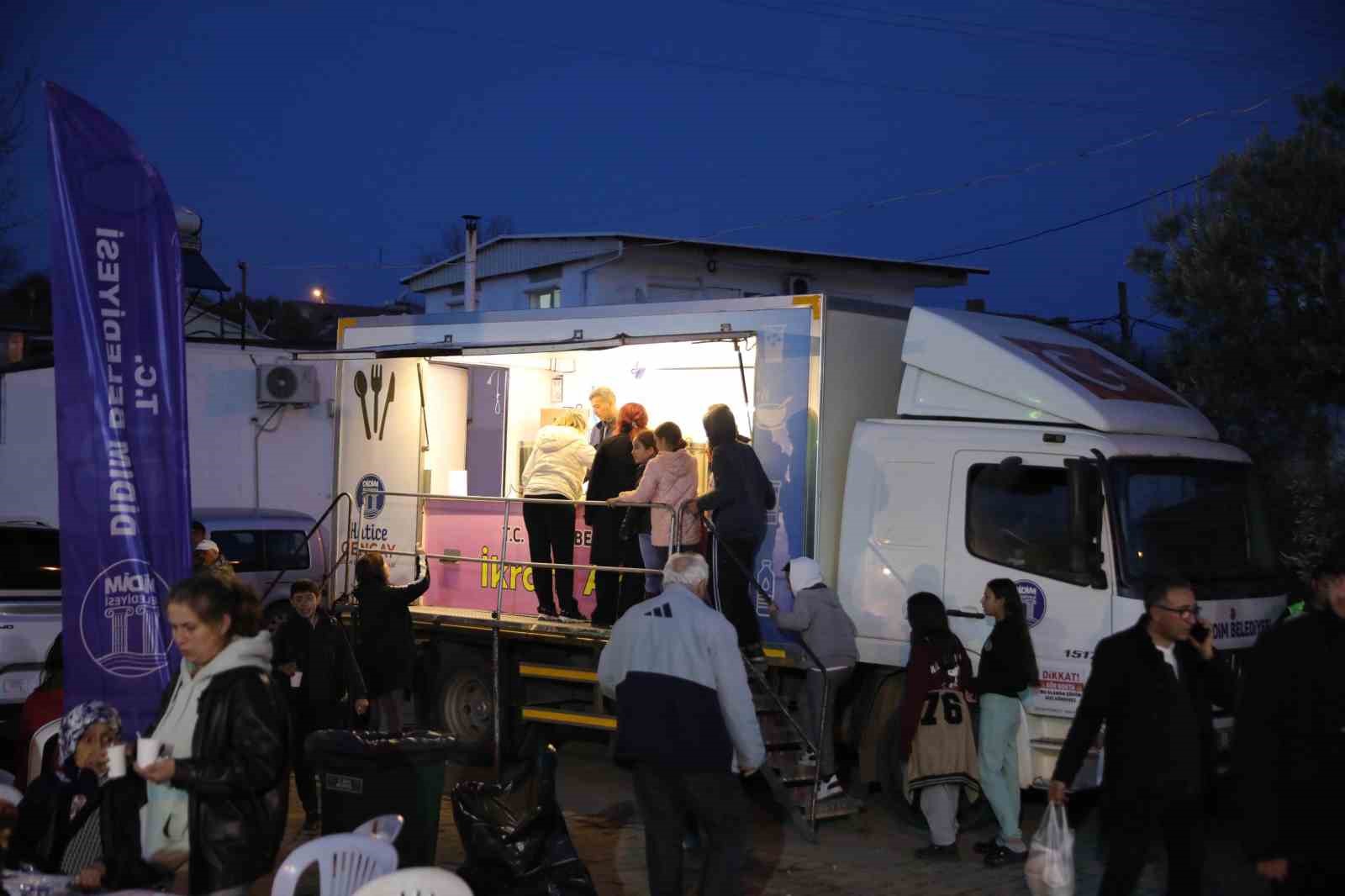 Akköylüler, Didim Belediyesi’nin iftar sofrasında buluştu
