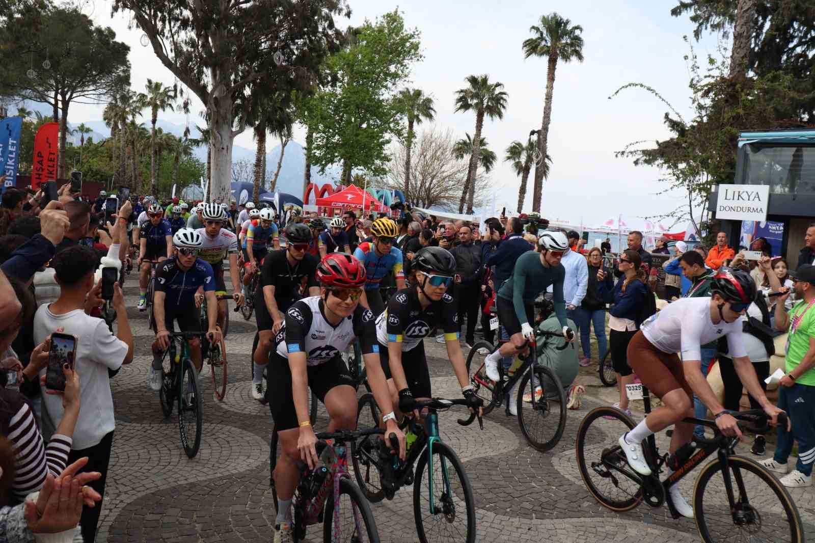 AKRA Gran Fondo Antalya ilk kez düzenlenen tırmanış etabıyla başladı
