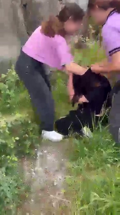 Akran zorbalığı cinsiyet dinlemiyor
