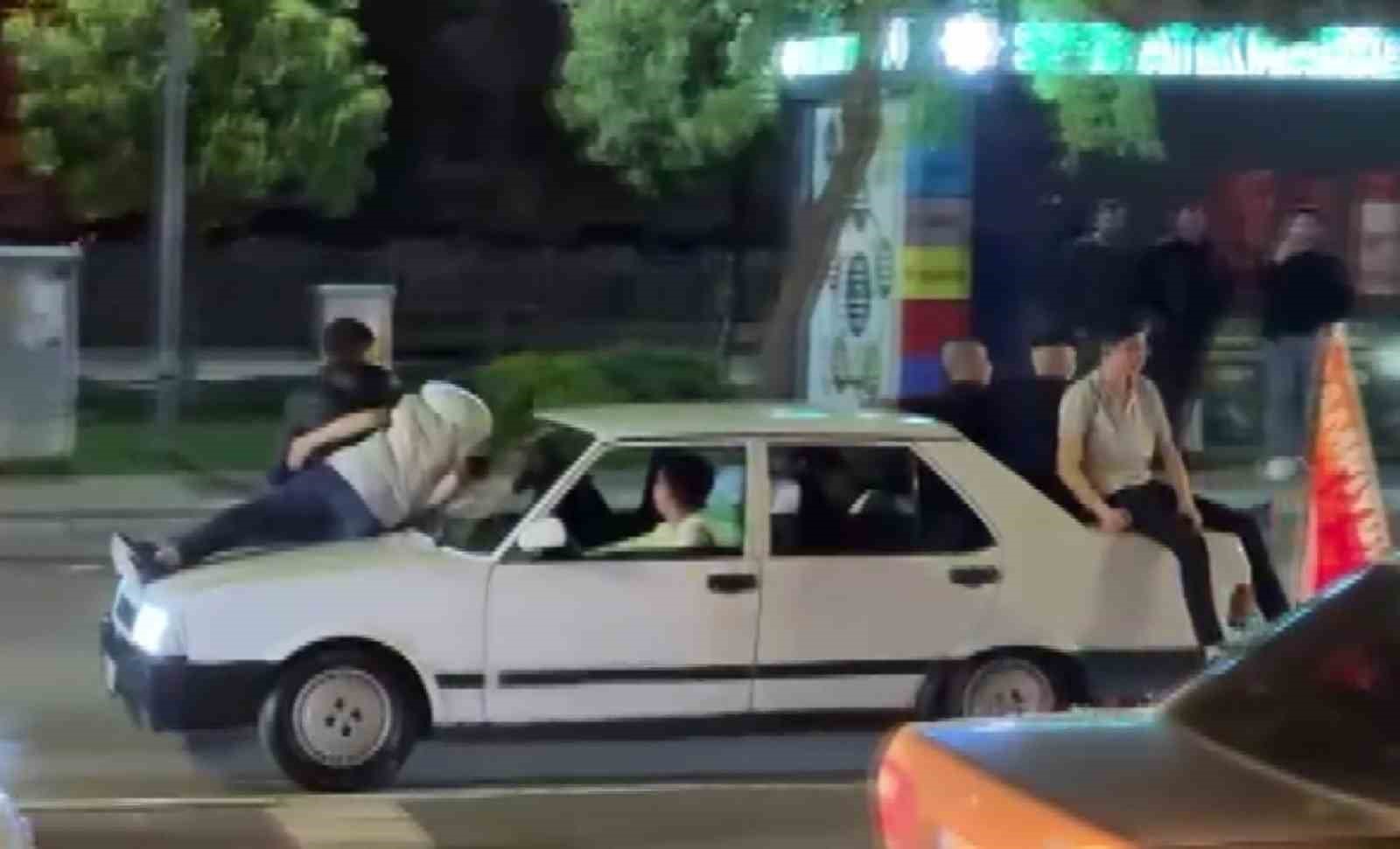 Aksaray sokaklarında Galatasaraylıların coşkulu kutlaması
