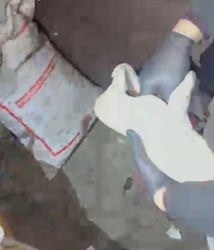 Aksaray’da 11 adrese uyuşturucu baskını: 19 tutuklama
Aksaray’da 11 adrese uyuşturucu baskını: 19 tutuklama