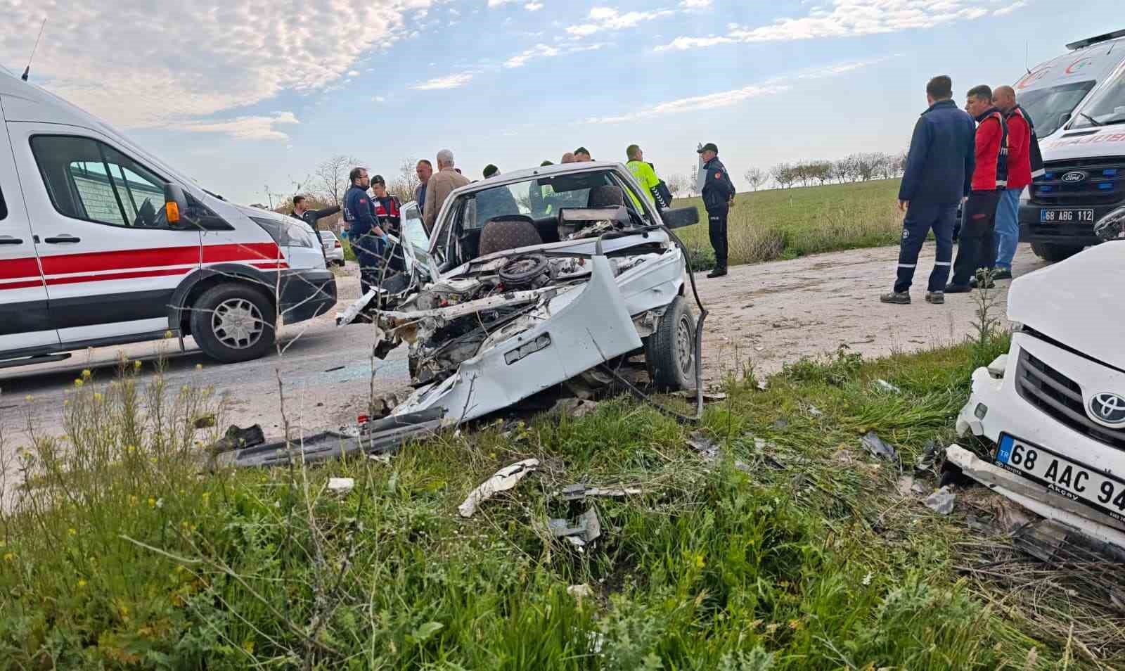 Aksaray’da 2 otomobil çarpıştı: 4 yaralı
