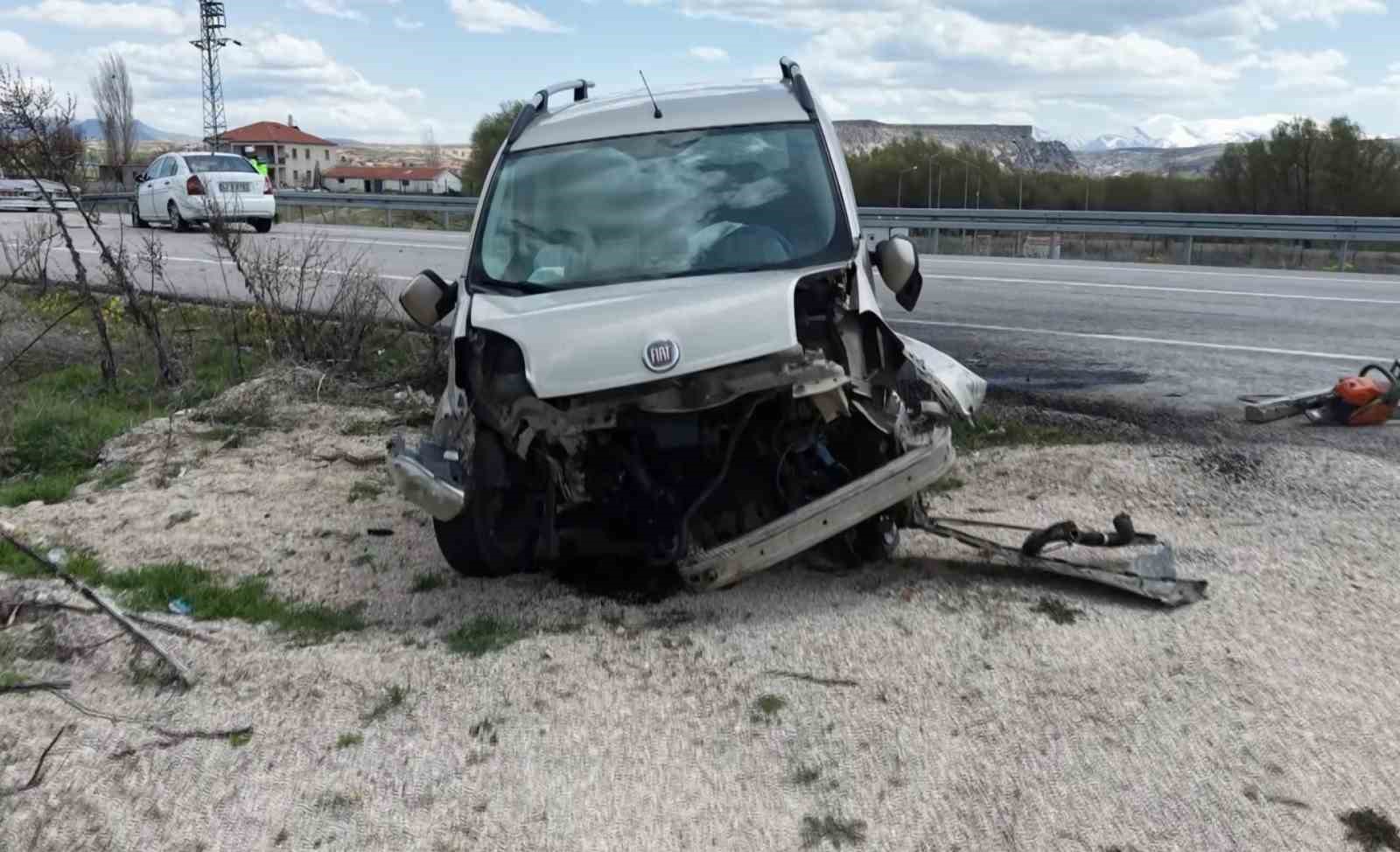 Aksaray’da 3 araç çarpıştı: 1’i ağır 7 yaralı
