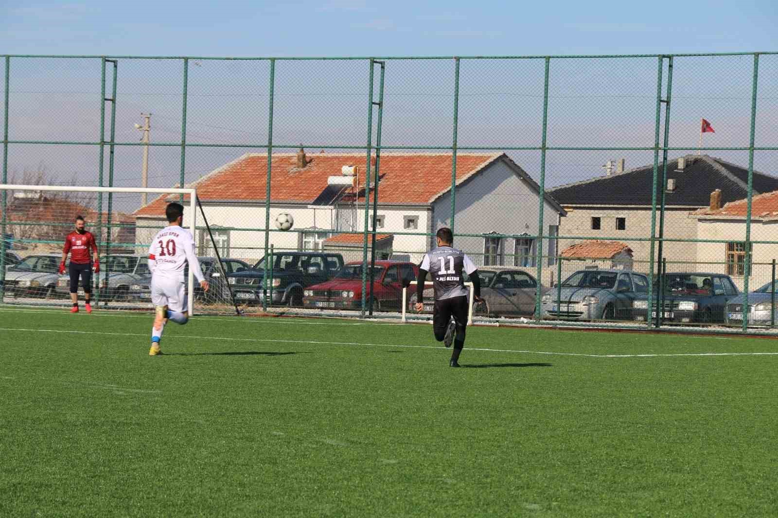 Aksaray’da 40 yıllık futbol geleneği sürdürülüyor
