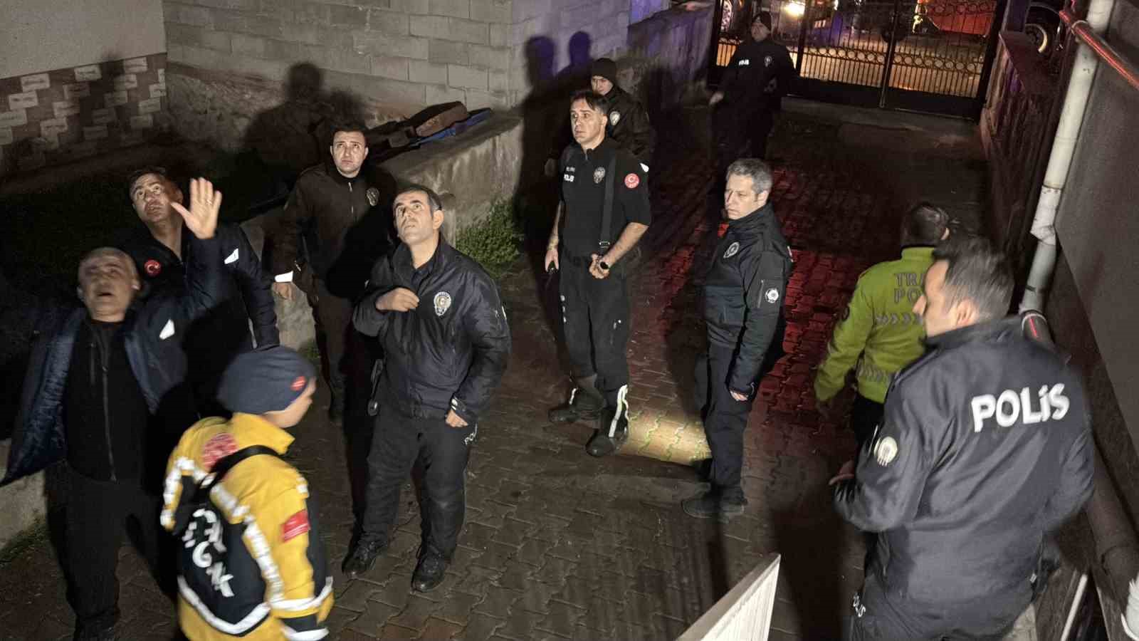 Aksaray’da apartmanda yangın paniği: 6 kişi dumandan etkilendi
