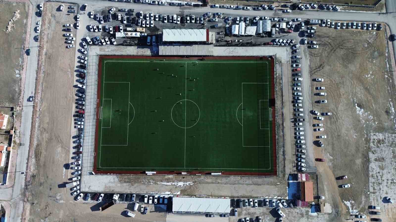 Aksaray’da bordo-mavi köy: Trabzonspor sevgisi yıllardır sürüyor
Aksaray’da bordo-mavi köy: Trabzonspor sevgisi yıllardır sürüyor