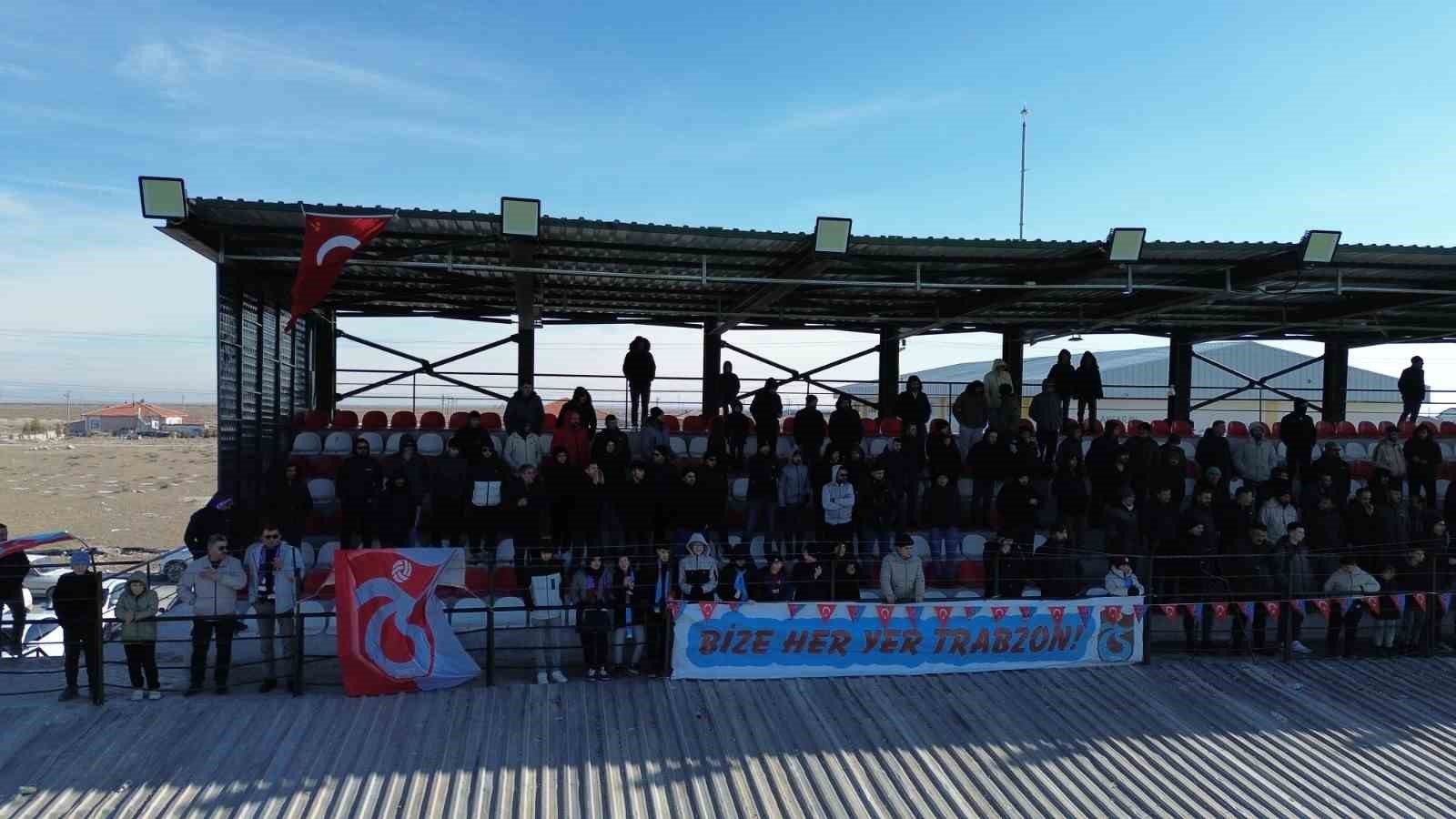 Aksaray’da bordo-mavi köy: Trabzonspor sevgisi yıllardır sürüyor
Aksaray’da bordo-mavi köy: Trabzonspor sevgisi yıllardır sürüyor