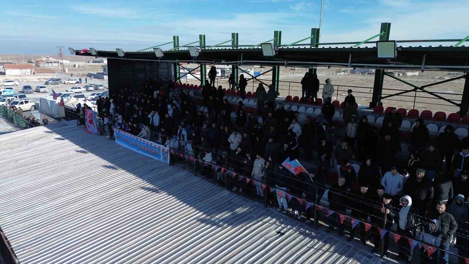 Aksaray’da bordo-mavi köy: Trabzonspor sevgisi yıllardır sürüyor
Aksaray’da bordo-mavi köy: Trabzonspor sevgisi yıllardır sürüyor