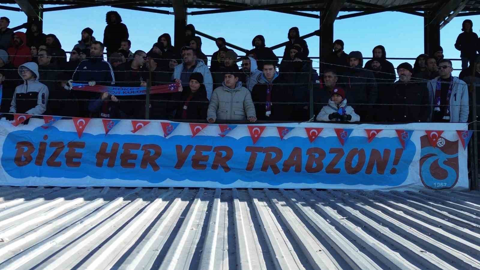 Aksaray’da bordo-mavi köy: Trabzonspor sevgisi yıllardır sürüyor
Aksaray’da bordo-mavi köy: Trabzonspor sevgisi yıllardır sürüyor