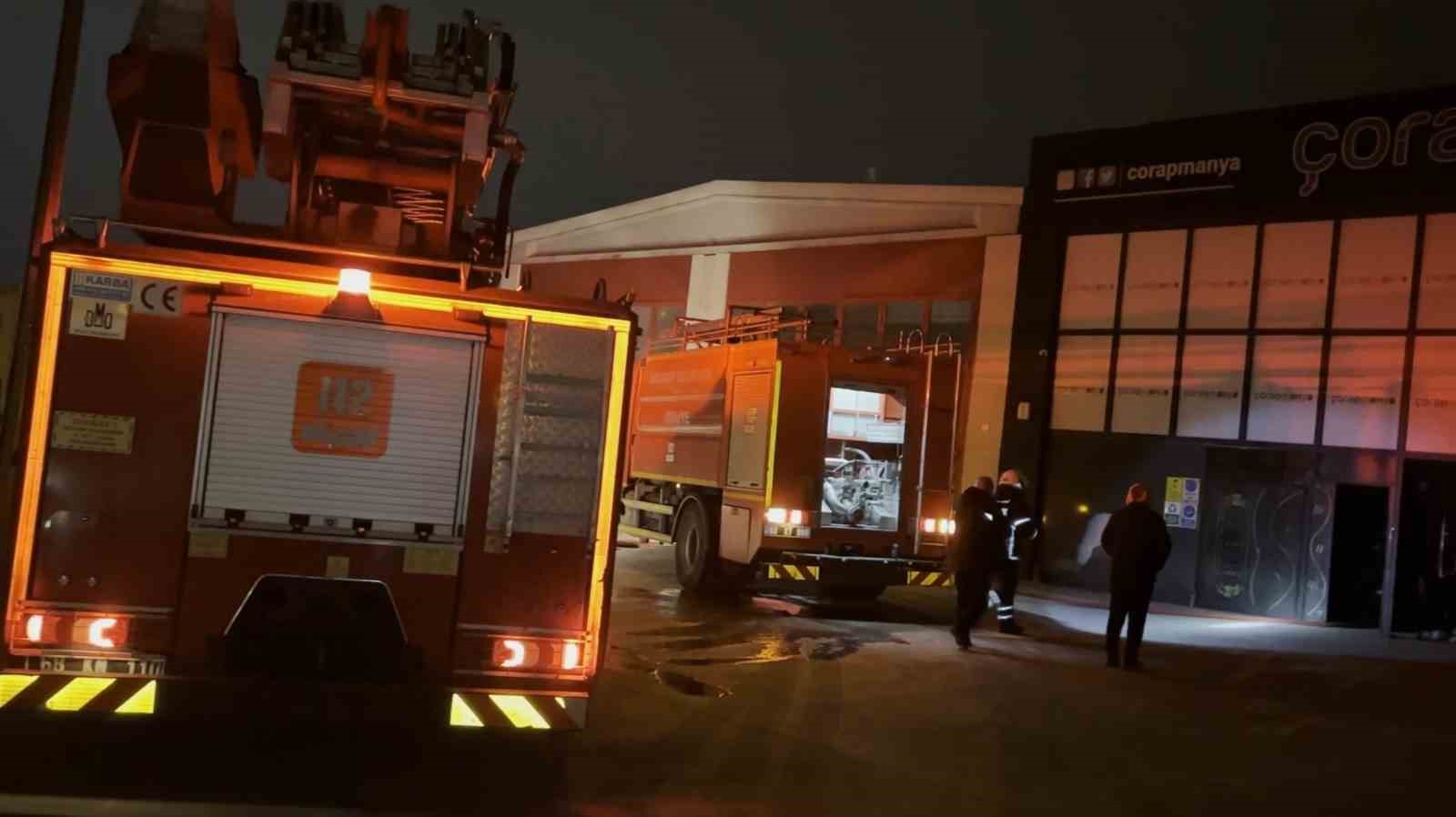 Aksaray’da fabrika alev alev yandı
