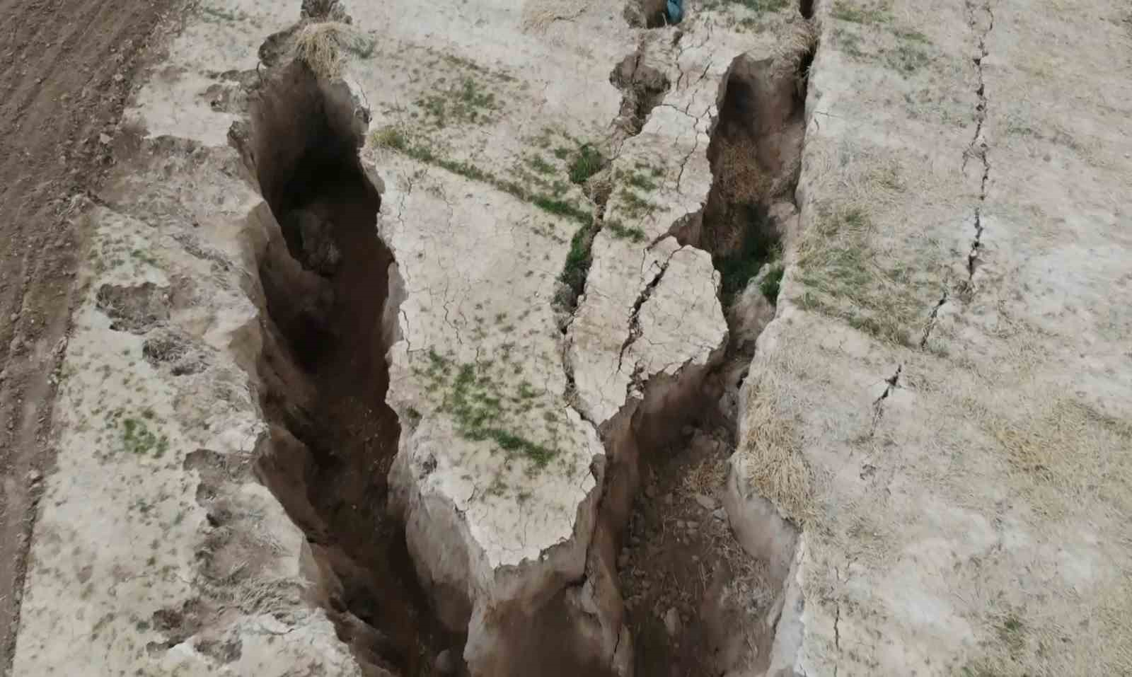 Aksaray’da korkutan obruk tehlikesi: 9’u büyük 86 obruk var
