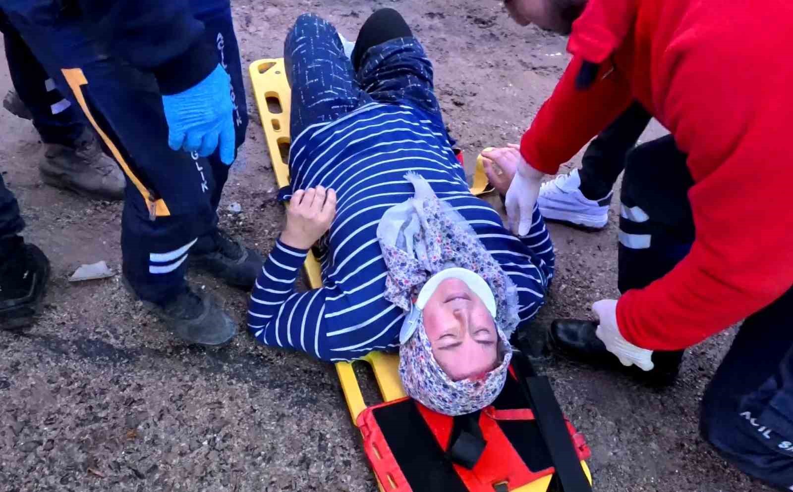 Aksaray’da minibüs ile otomobil kafa kafaya çarpıştı: 6 yaralı
