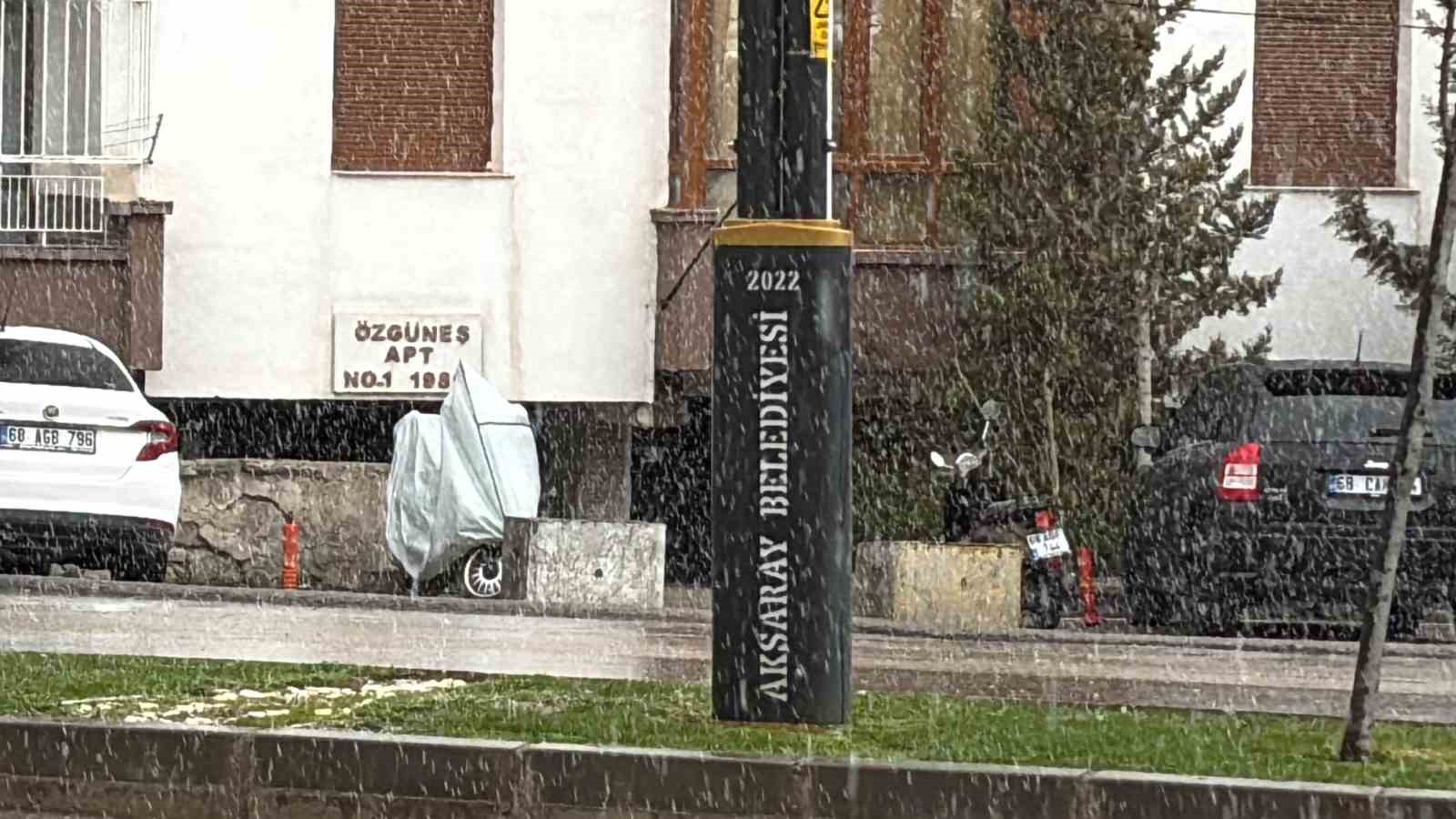 Aksaray’da Nisan ayında kar yağdı
