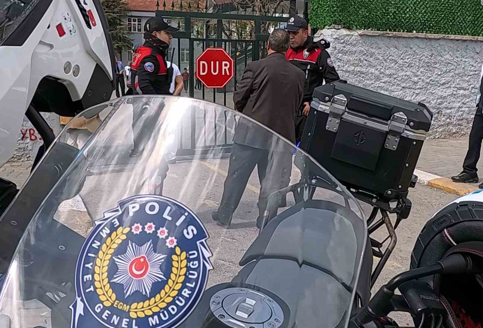 Aksaray’da okullar polisin gözetiminde
