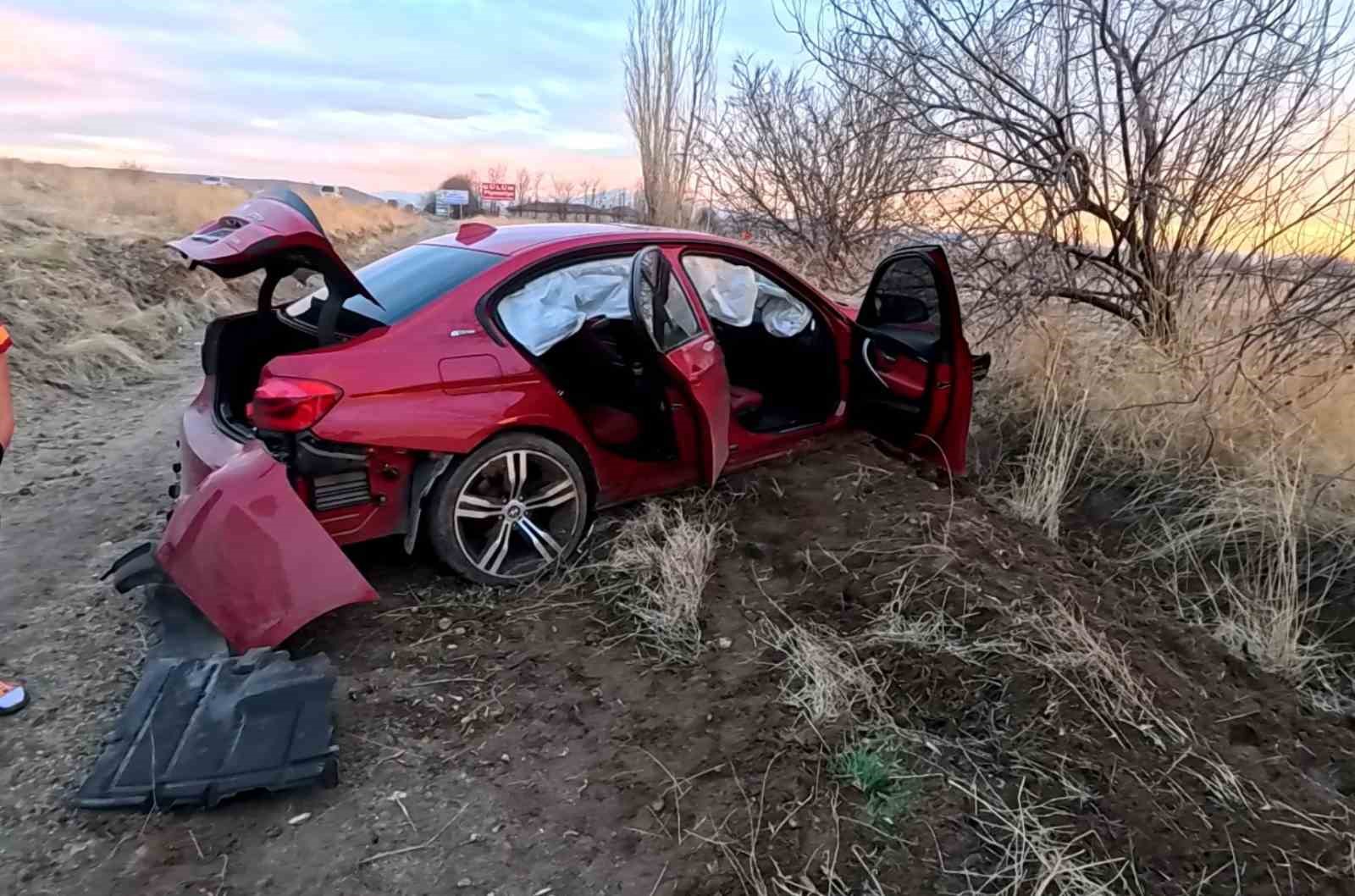 Aksaray’da otomobil şarampole düştü: 3 yaralı
