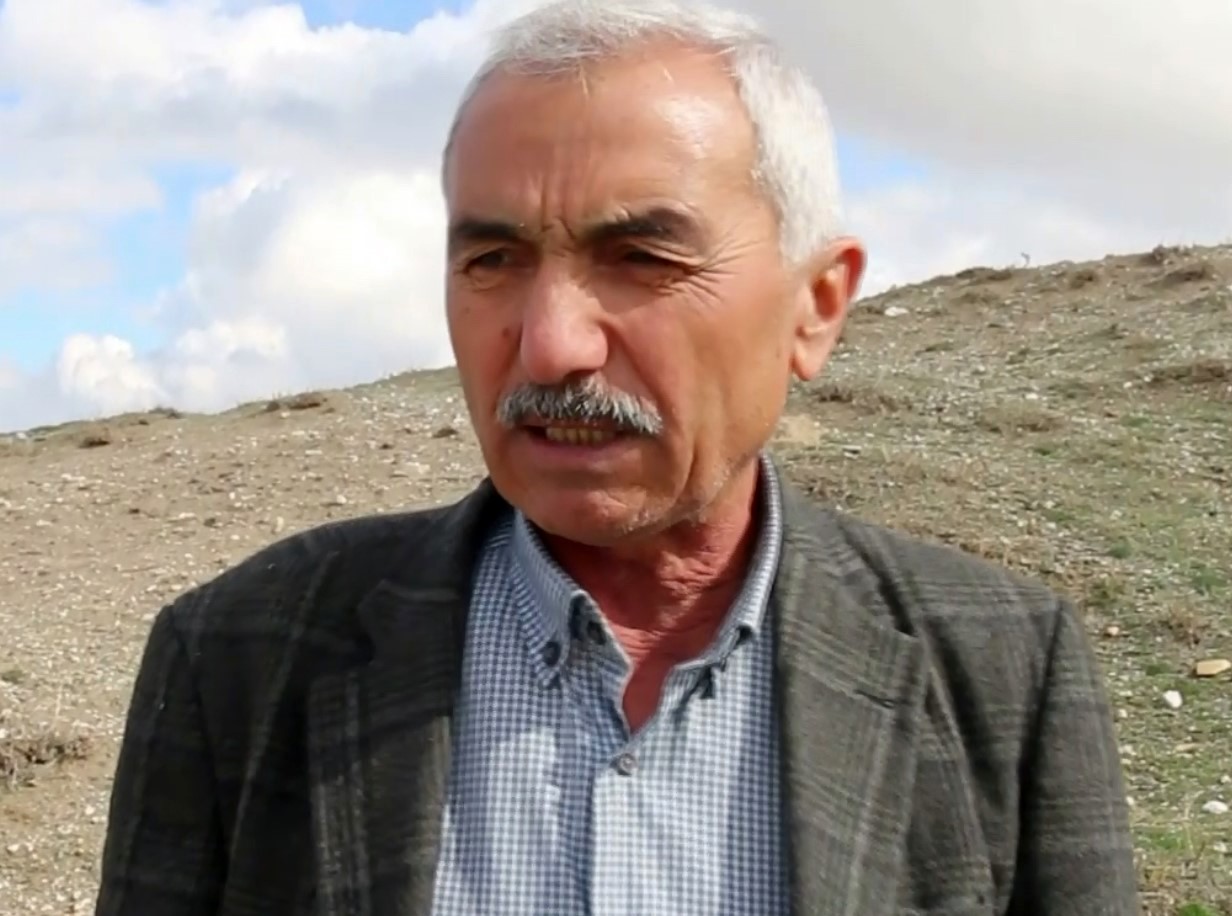 Aksaray’da tarihi höyükte kaçak kazı köylüleri tedirgin ediyor
