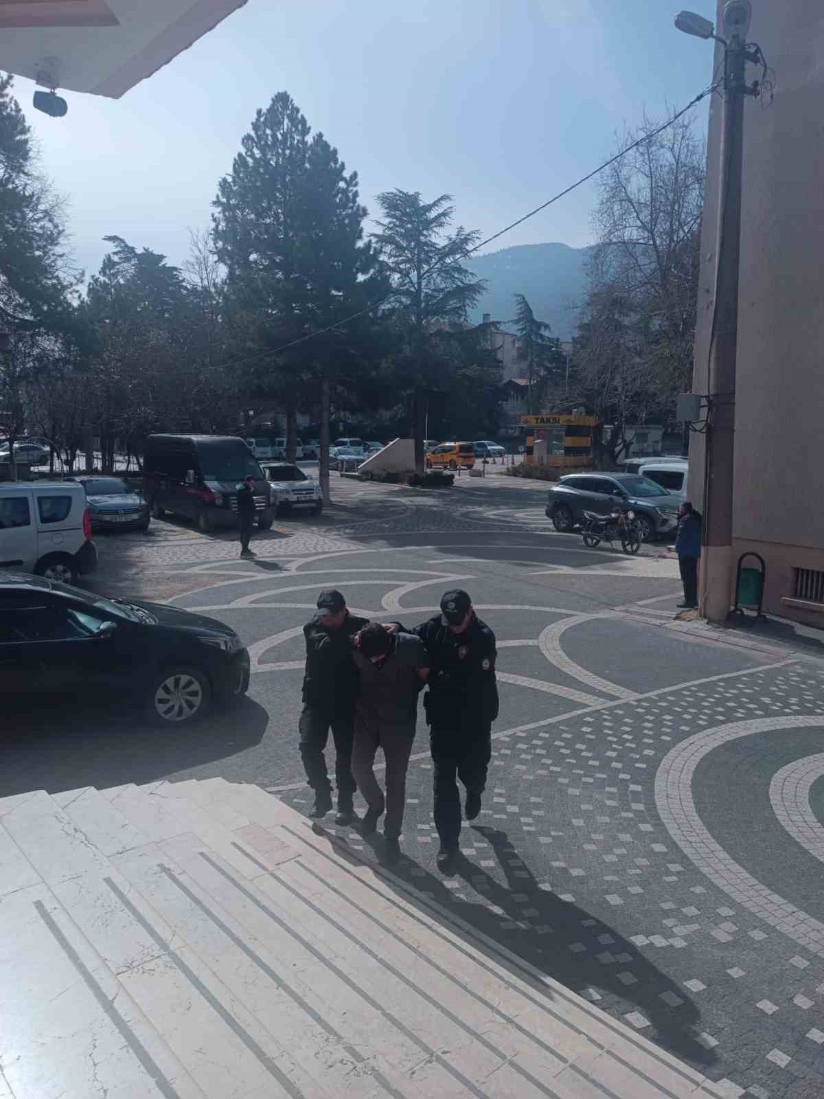 Akşehir’de kaçak tütün operasyonu
Akşehir’de kaçak tütün operasyonu