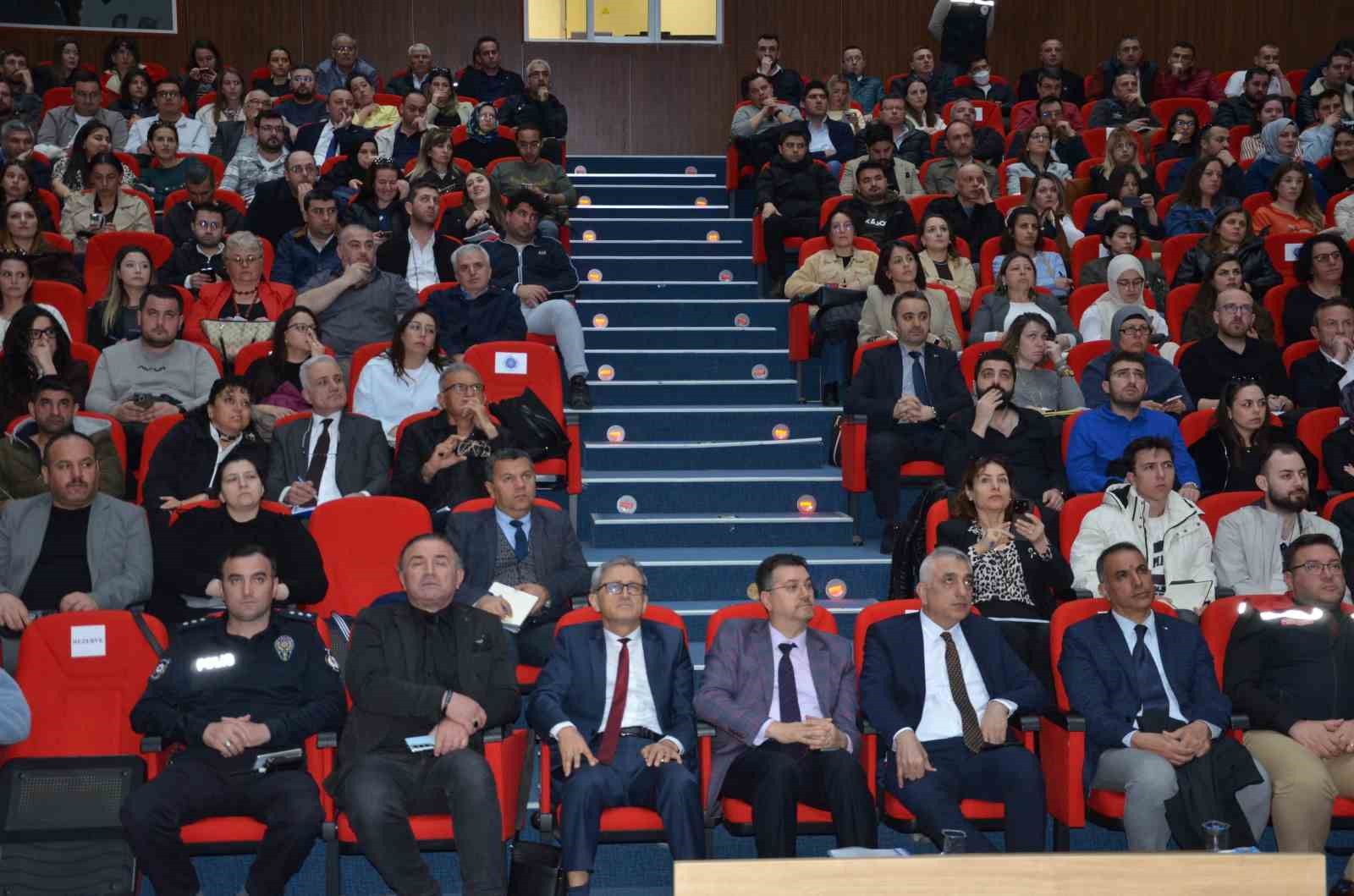 Aksoy: "Su kaynakları korunmalı ve verimli kullanılması için tedbir alınmalı"
Aksoy: "Su kaynakları korunmalı ve verimli kullanılması için tedbir alınmalı"