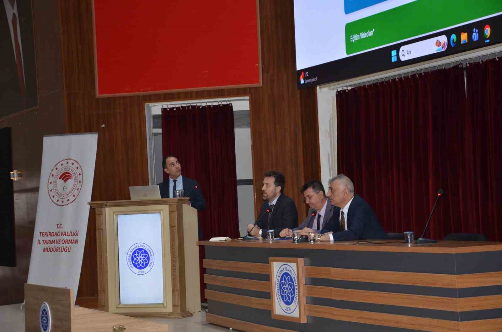 Aksoy: "Su kaynakları korunmalı ve verimli kullanılması için tedbir alınmalı"
Aksoy: "Su kaynakları korunmalı ve verimli kullanılması için tedbir alınmalı"