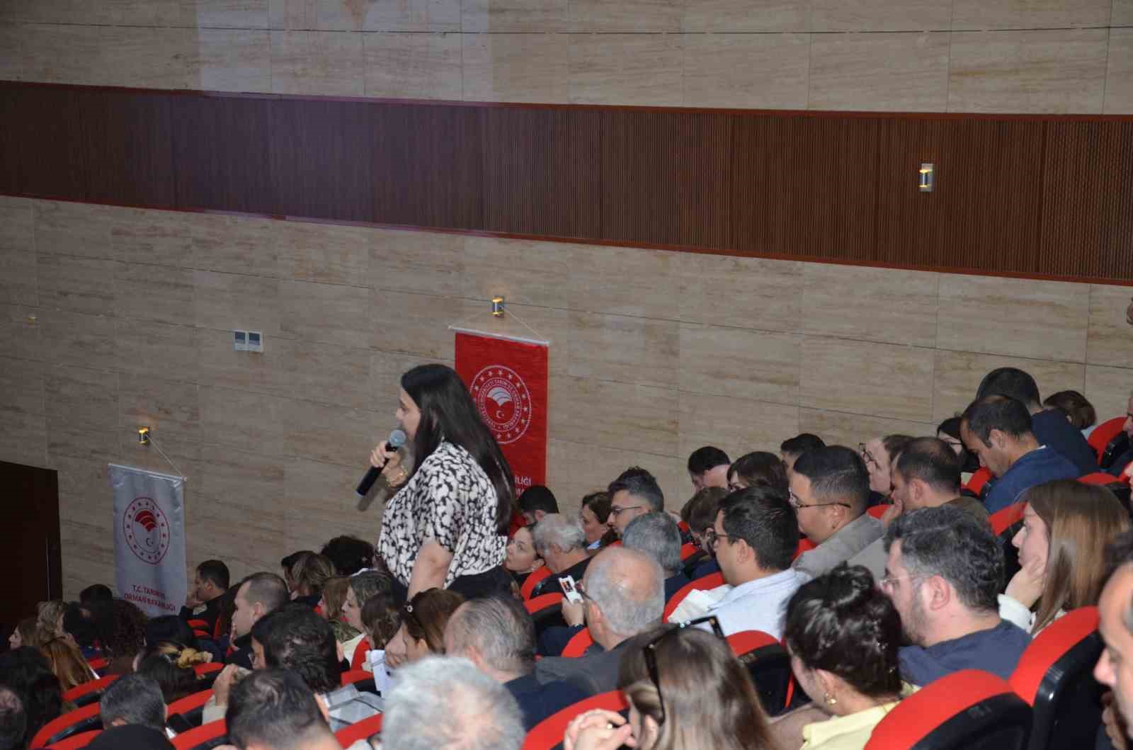 Aksoy: "Su kaynakları korunmalı ve verimli kullanılması için tedbir alınmalı"
Aksoy: "Su kaynakları korunmalı ve verimli kullanılması için tedbir alınmalı"