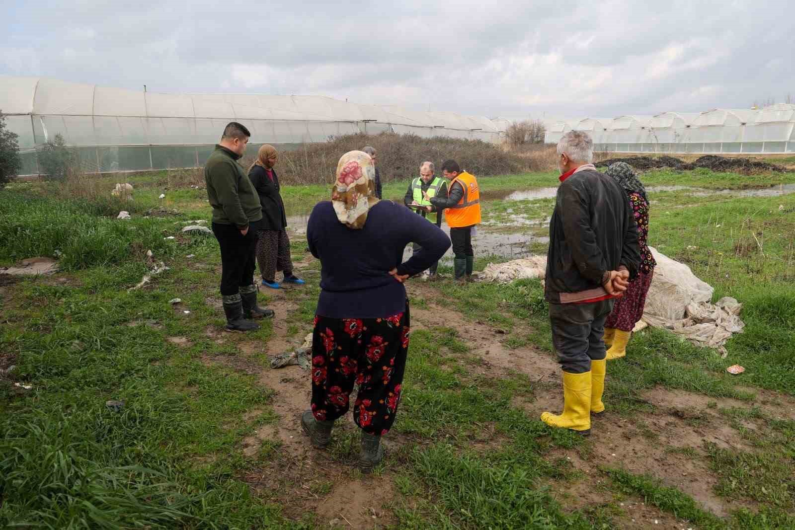 Aksu’da afetten zarar gören seralarda hasar tespiti yapıldı
